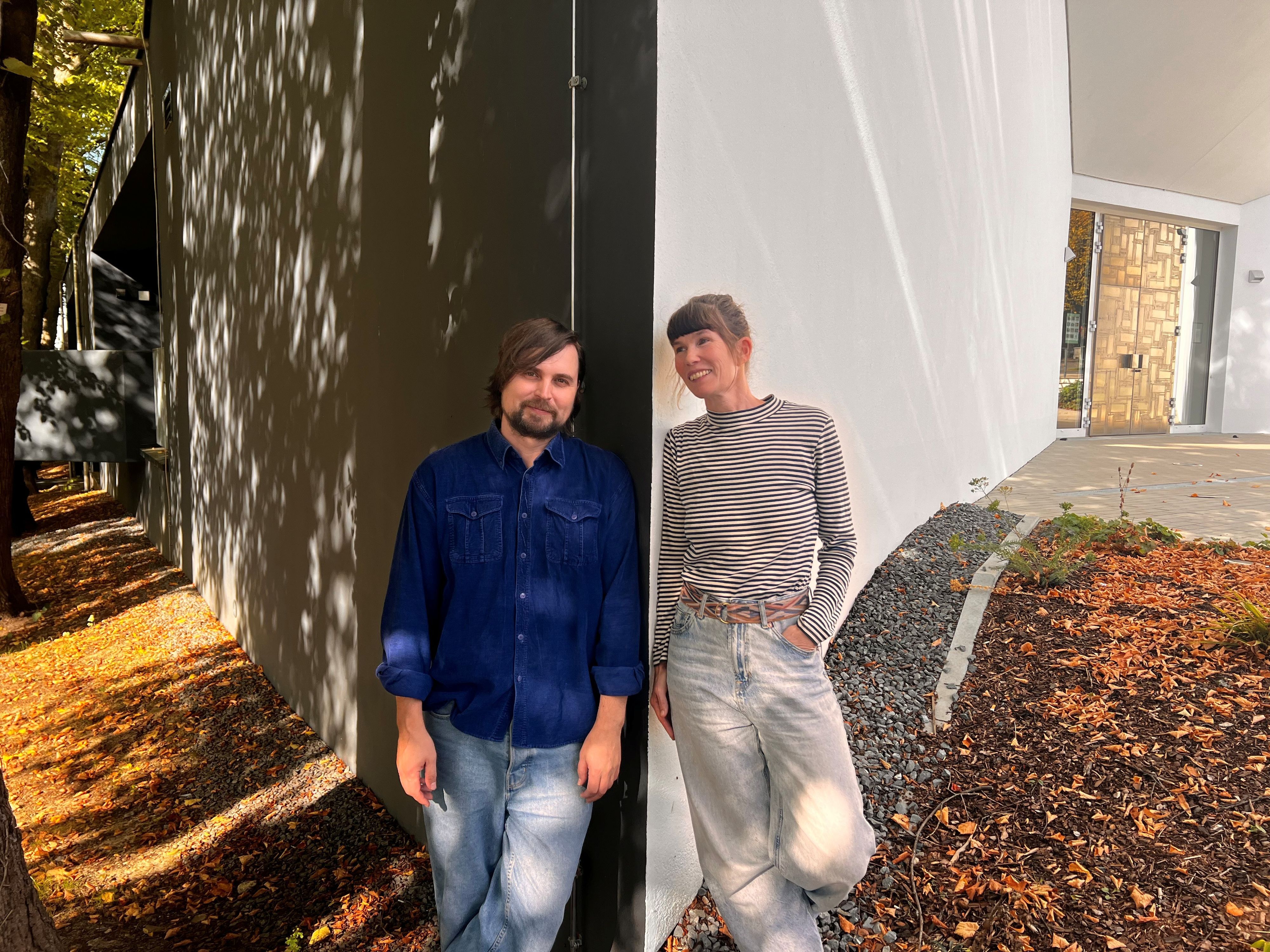 Oleg Zhukov und Steffi Elbers inszenieren das Theaterstück „happy never ending“ als erste Produktion der neu gegründeten „Bürger*innenbühne“ Burscheid.