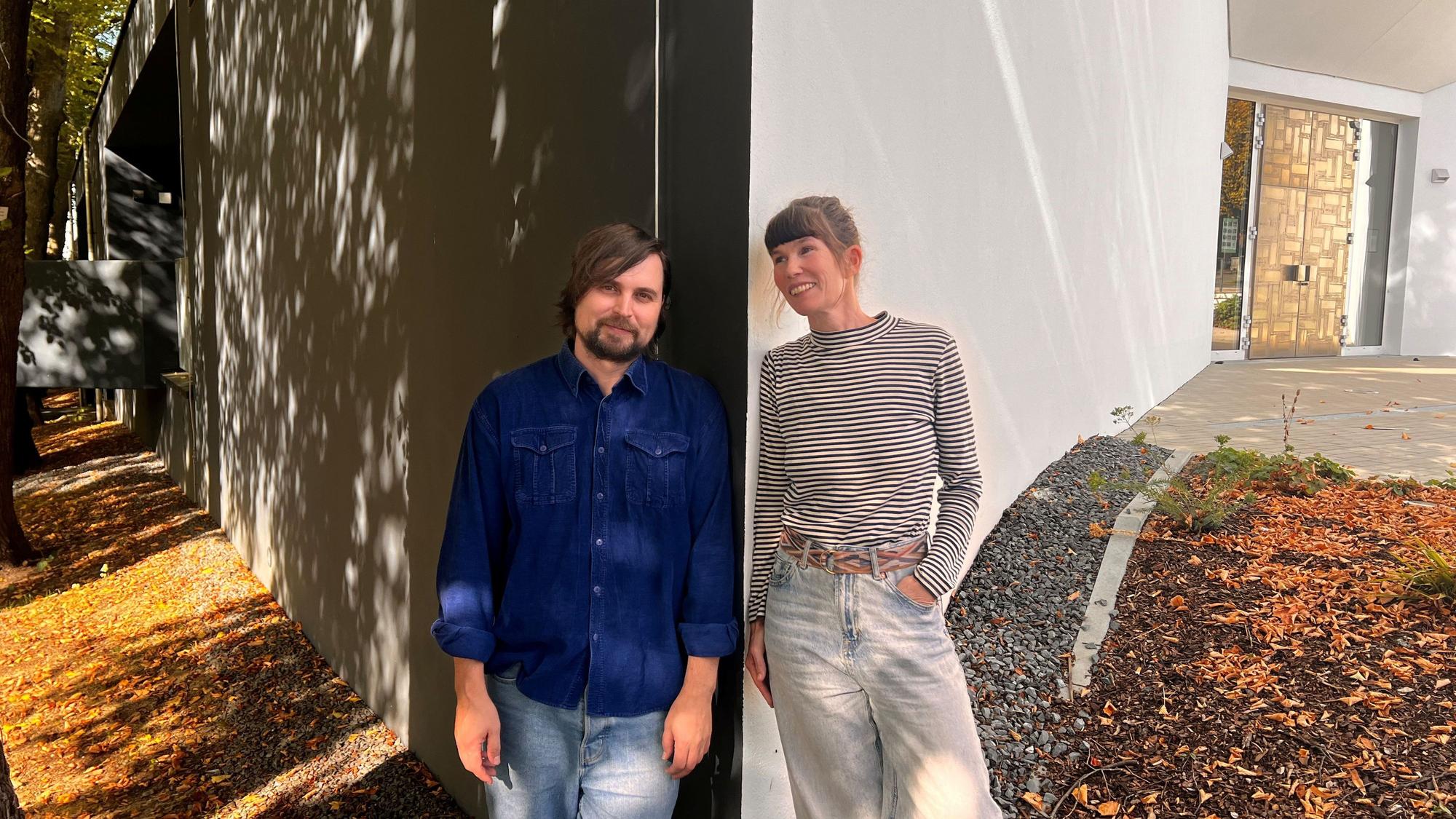 Oleg Zhukov und Steffi Elbers inszenieren das Theaterstück „happy never ending“ als erste Produktion der neu gegründeten „Bürger*innenbühne“ Burscheid.