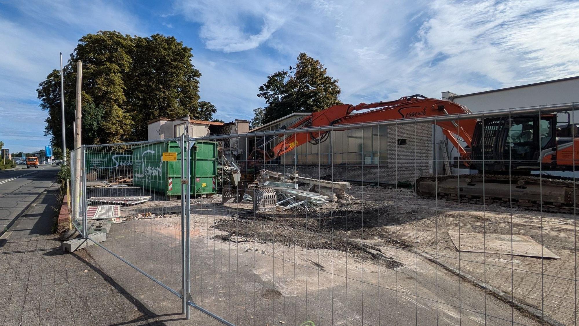 Abbrucharbeiten auf einem Firmengelände