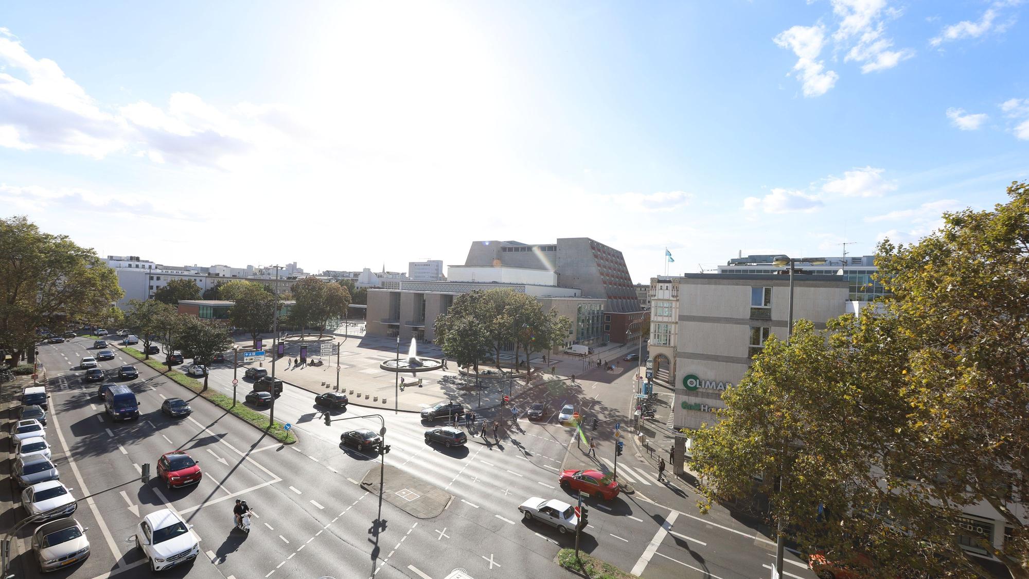 Blick auf das Opernhaus.