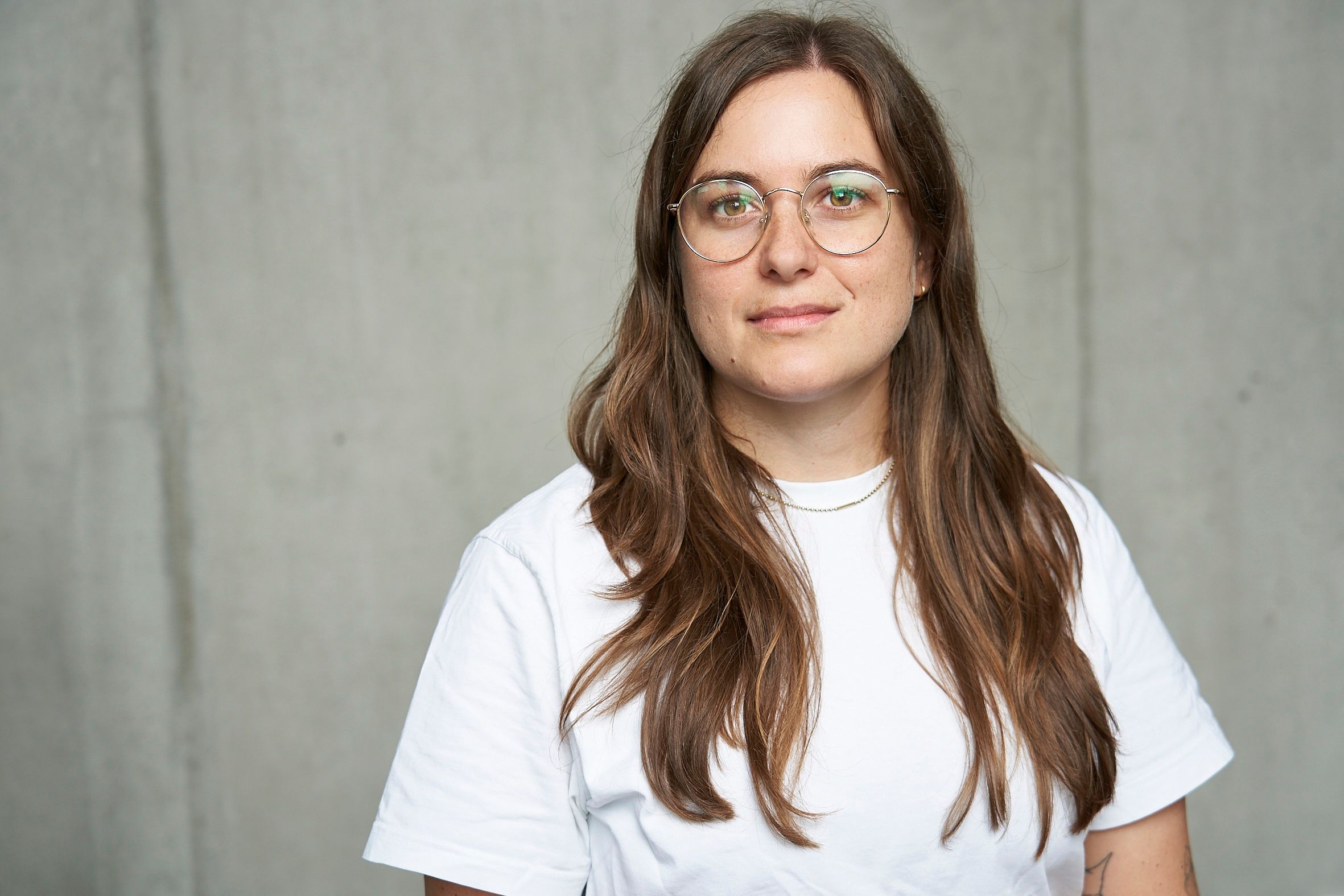 Das Foto zeigt Prof. Dr. Eva Grommes (32). Die hat die Professur für geschlechtersensible Informatik und Ingenieurwissenschaften am Campus Gummersbach der TH Köln übernommen.