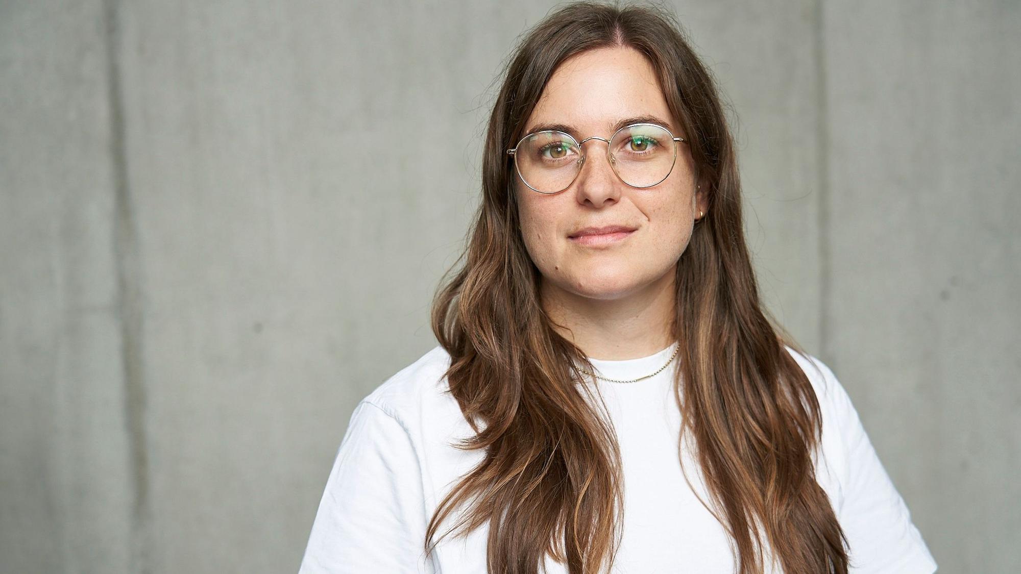 Das Foto zeigt Prof. Dr. Eva Grommes (32). Die hat die Professur für geschlechtersensible Informatik und Ingenieurwissenschaften am Campus Gummersbach der TH Köln übernommen.