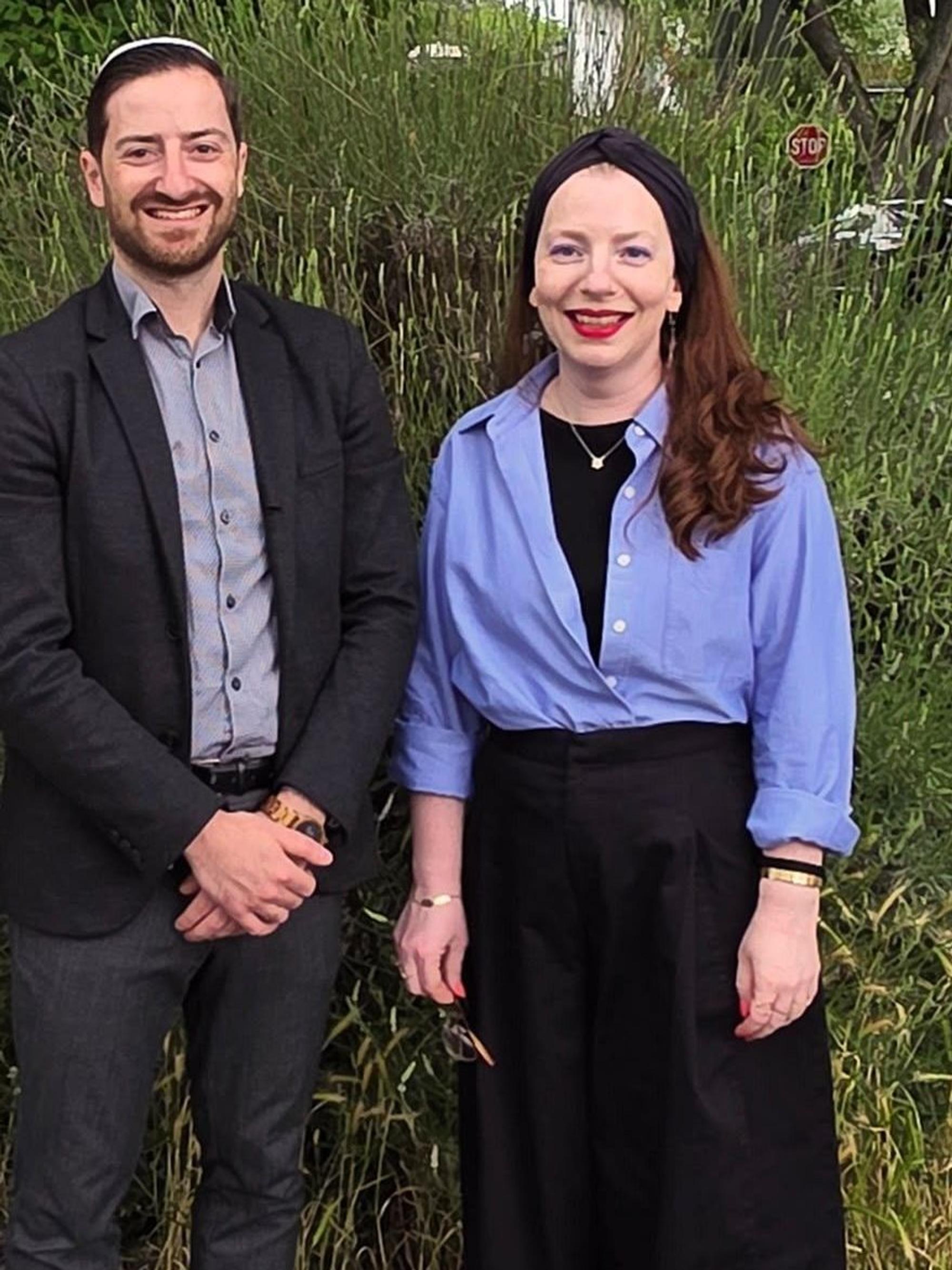 Eduard Steinberg und Mascha Kogan unterrichten unter anderem Geschichte.