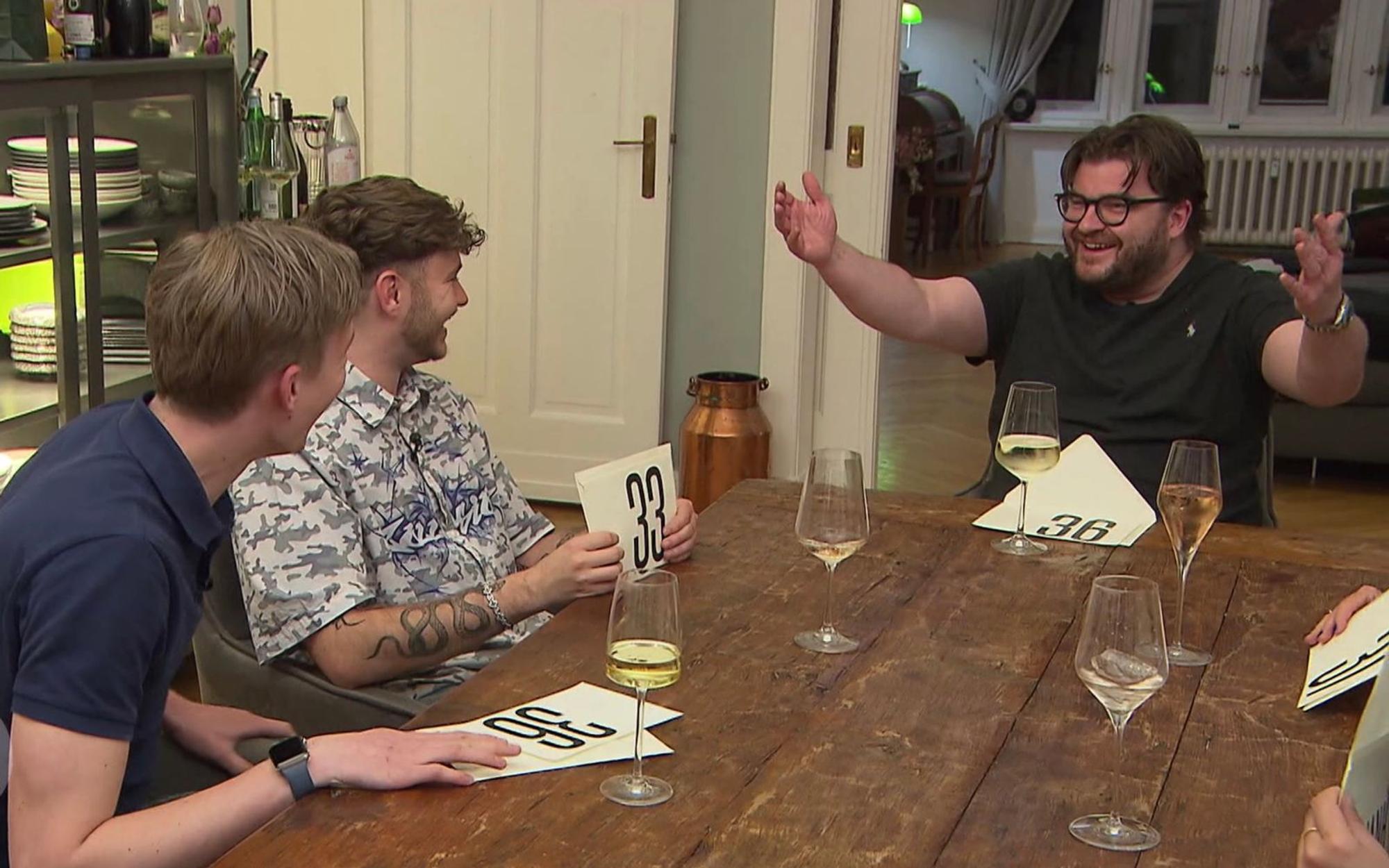 Gregor (41) will seinen Mitgewinner Noah (19) „adoptieren“. (Bild: RTL)