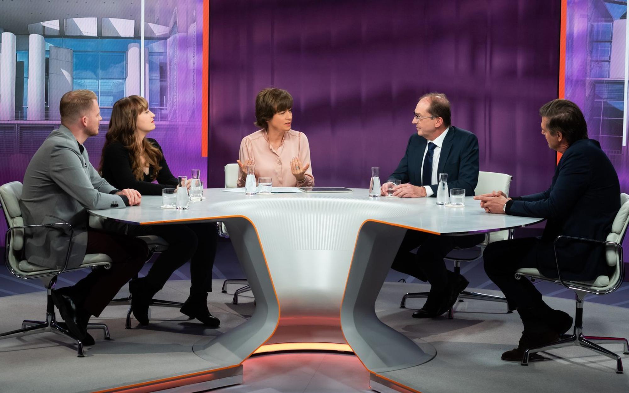 „Ich finde das wirklich eine Schande, wie Sie hier gerade mit der zukünftigen Bürgermeisterin umgehen“, warf Heidi Reichinnek dem Innenminister vor. (Bild: ZDF/Jule Roehr )