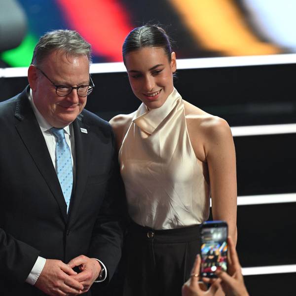 Torsten Burmester (SPD), Oberbürgermeister von Köln, zusammen mit Darja Varfolomeev, Olympiasiegerin der rhythmischen Sportgymnastik, in Baden-Baden.