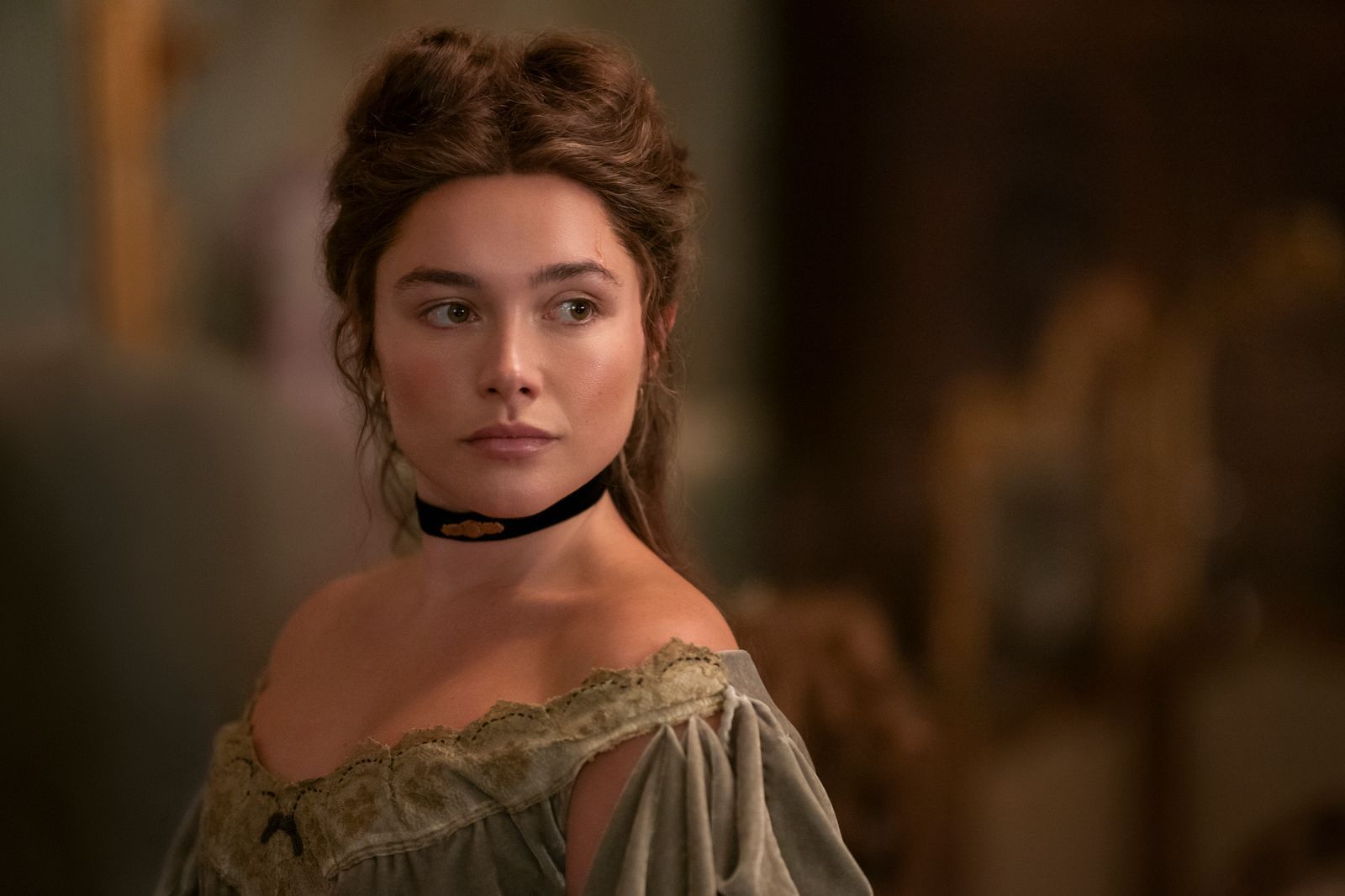 Cathy (Florence Pugh) ist nur auf ihr eigenes Wohl fixiert. (Bild: Netflix / Geoffrey Short)