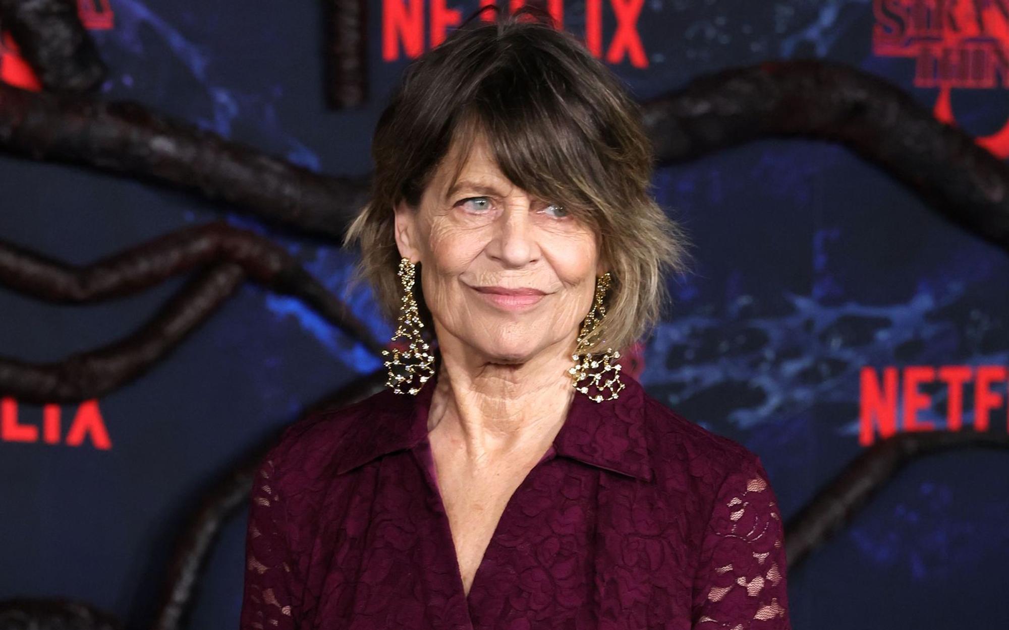 Linda Hamilton gelang mit ihrem Auftritt in der fünften Staffel der Netflix-Serie „Stranger Things“ ein spektakuläres Comeback. (Bild: 2025 Getty Images/Kevin Winter)