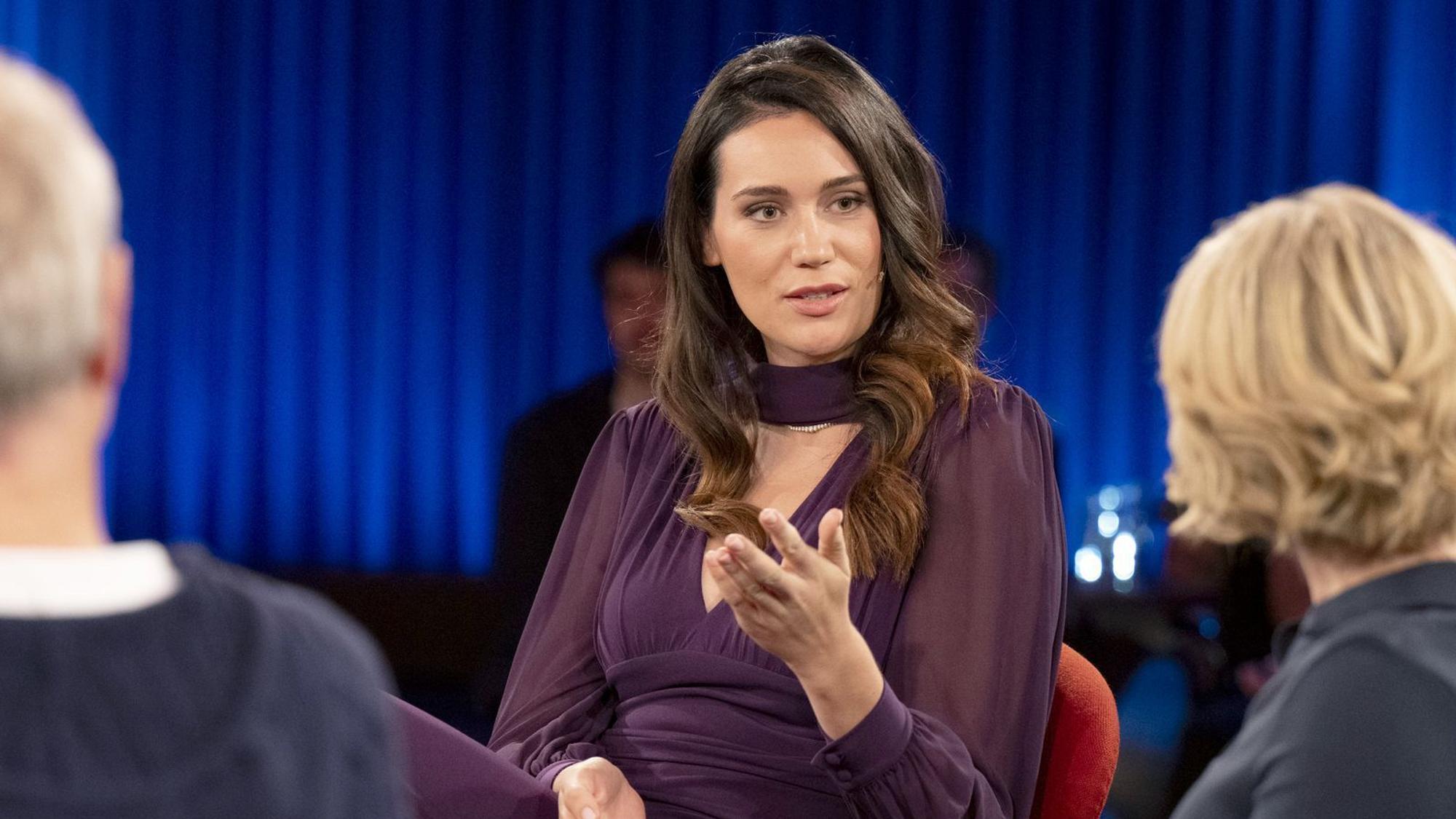 Gloria-Sophie Burkandt sprach im „Kölner Treff“ über die Zukunft mit KI. (Bild: WDR / FLOW / Melanie Grande)