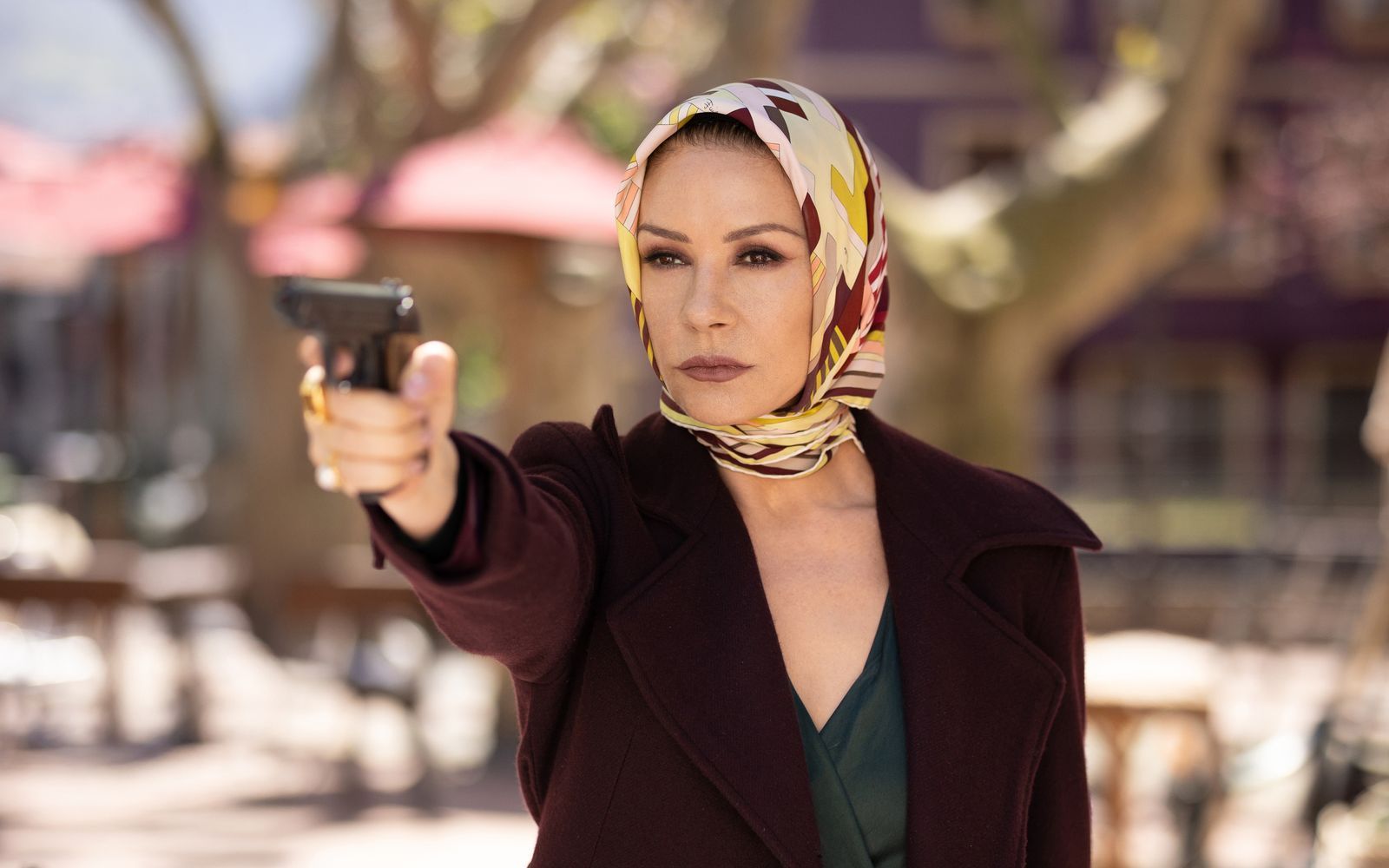 Jackie Price (Catherine Zeta-Jones) weiß sich selbst zu verteidigen.  (Bild: Fremantle and Steel Springs Pictures 2026)