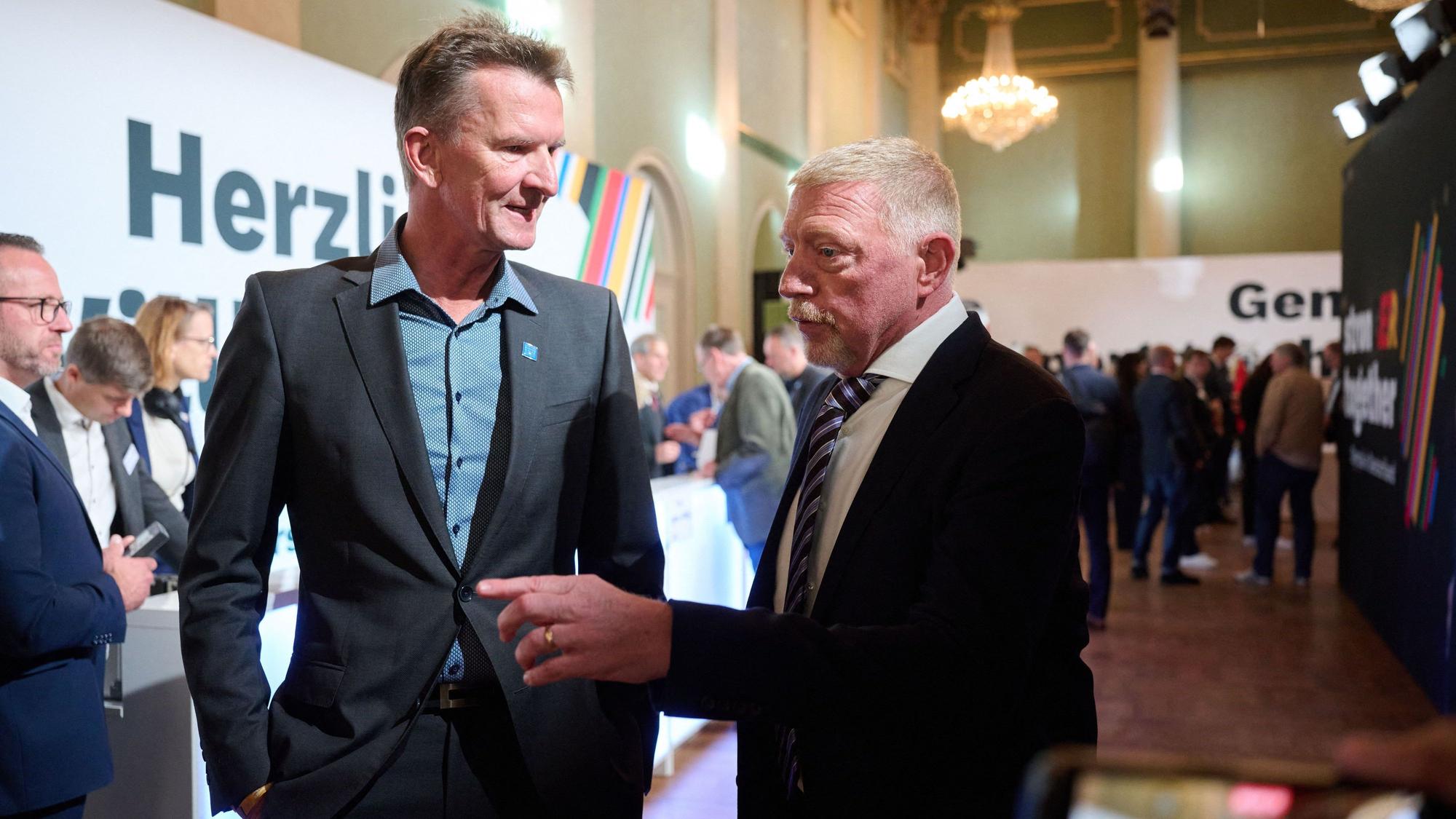Olympiasieger im Tennis-Doppel und im Schwimmen: Boris Becker (r.) und Michael Groß zu Gast beim Olympia-Entscheid in Baden-Baden.
