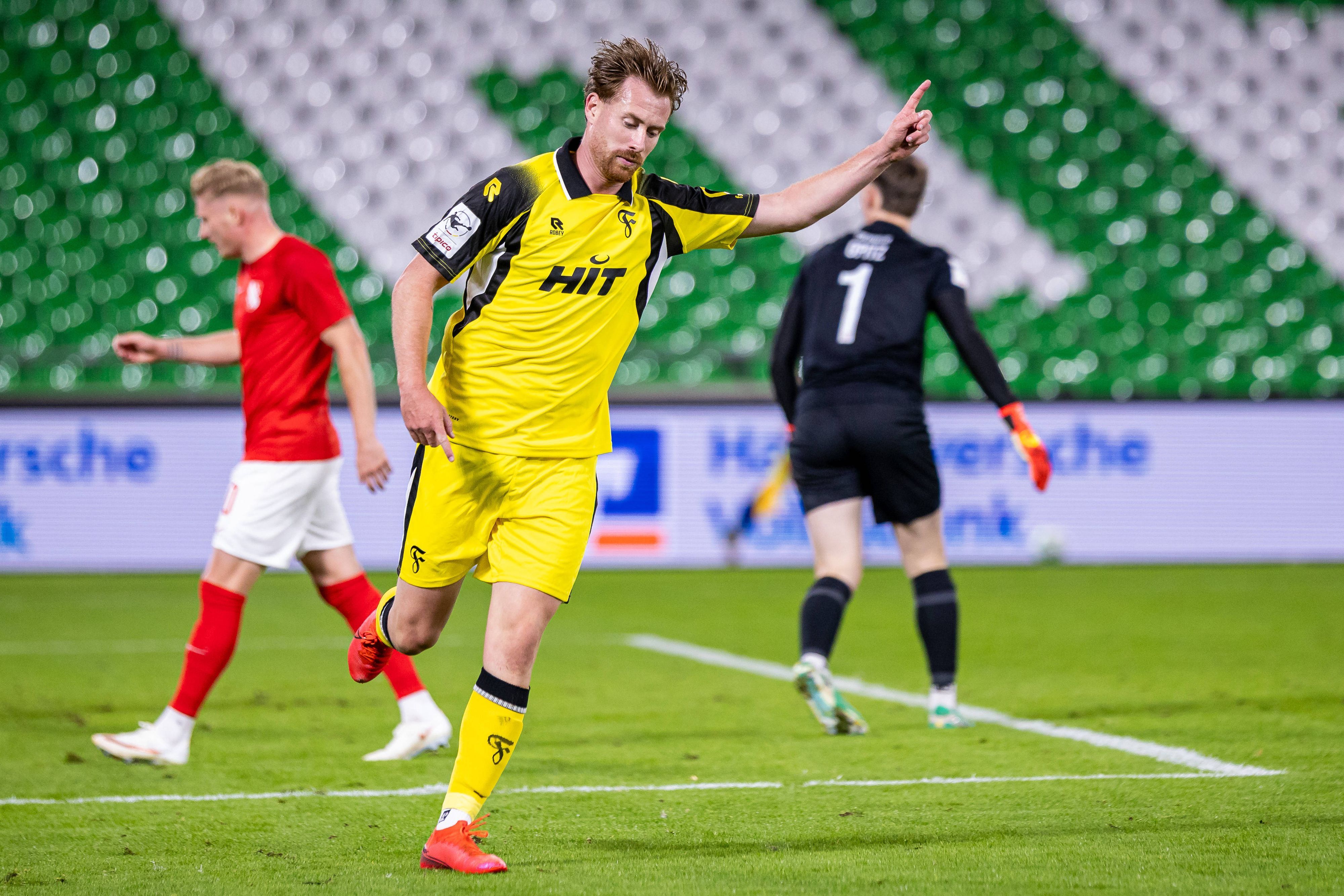 Jannik Mause SC Fortuna Koeln, 37 jubelt ueber das Tor zum 1:2 GER, TSV Havelse vs. SC Fortuna Koeln, Fussball, 3. Liga, 7. Spieltag, Spielzeit 2026/2027, 25.09.2026 DFL Regulations prohibit any use of photographers as image sequences and/or quasi-video. GER, TSV Havelse vs. SC Fortuna Koeln, Fussball, 3. Liga, 7. Spieltag, Spielzeit 2026/2027, 25.09.2026 Hannover *** Jannik Mause of SC Fortuna Cologne, No. 37, celebrates scoring the goal that made the score 12 GER, TSV Havelse vs. SC Fortuna Cologne, soccer, 3. Liga, Matchday 7, 20262027 season, September 25, 2026 DFL regulations prohibit the use of photographs as image sequences and/or quasi-video footage GER, TSV Havelse vs. SC Fortuna Cologne, soccer, 3. Liga, Matchday 7, 20262027 season, September 25, 2026, Hanover Copyright: xEibner-Pressefoto/JanxRollingerx EP_JSK
