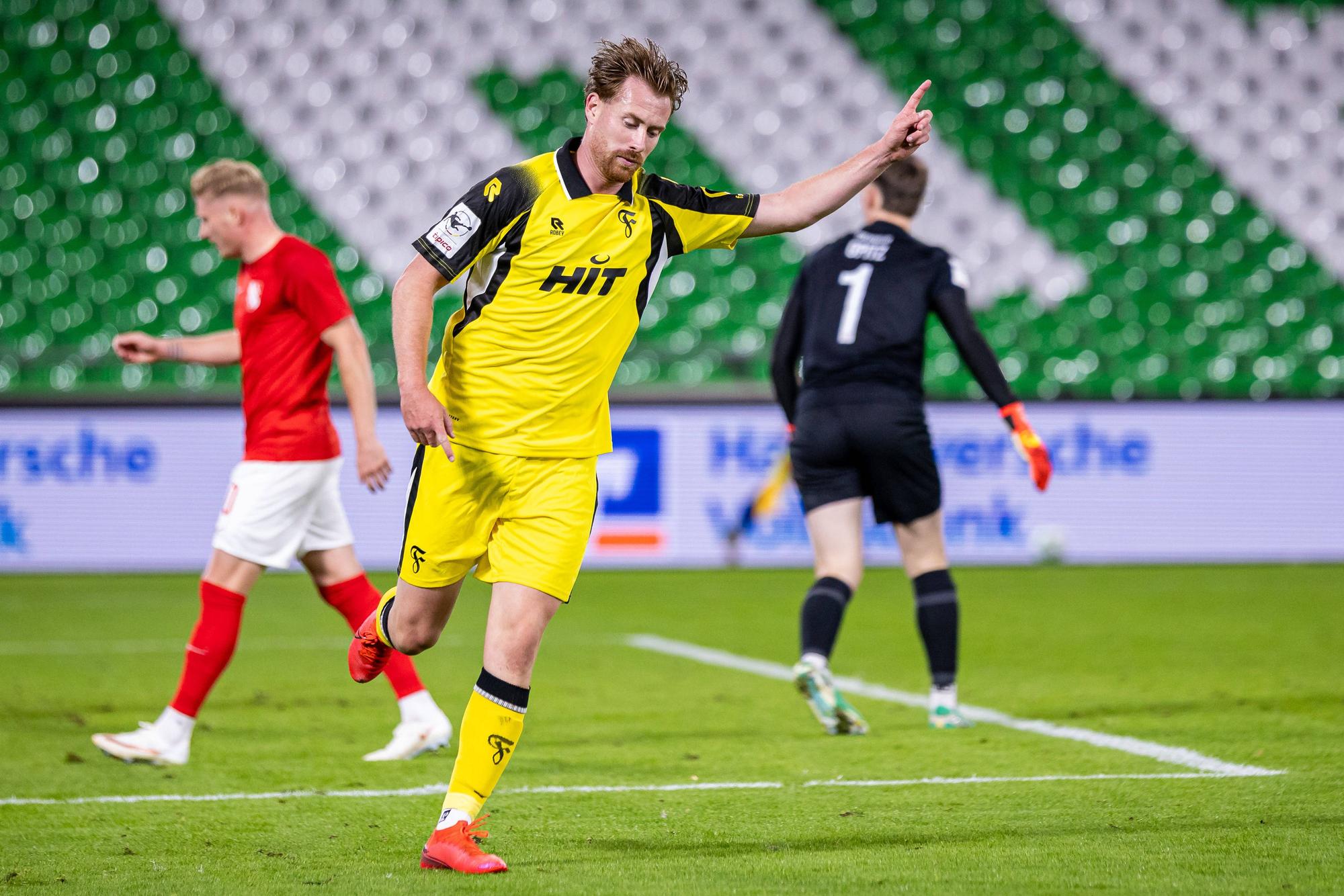 Jannik Mause SC Fortuna Koeln, 37 jubelt ueber das Tor zum 1:2 GER, TSV Havelse vs. SC Fortuna Koeln, Fussball, 3. Liga, 7. Spieltag, Spielzeit 2026/2027, 25.09.2026 DFL Regulations prohibit any use of photographers as image sequences and/or quasi-video. GER, TSV Havelse vs. SC Fortuna Koeln, Fussball, 3. Liga, 7. Spieltag, Spielzeit 2026/2027, 25.09.2026 Hannover *** Jannik Mause of SC Fortuna Cologne, No. 37, celebrates scoring the goal that made the score 12 GER, TSV Havelse vs. SC Fortuna Cologne, soccer, 3. Liga, Matchday 7, 20262027 season, September 25, 2026 DFL regulations prohibit the use of photographs as image sequences and/or quasi-video footage GER, TSV Havelse vs. SC Fortuna Cologne, soccer, 3. Liga, Matchday 7, 20262027 season, September 25, 2026, Hanover Copyright: xEibner-Pressefoto/JanxRollingerx EP_JSK