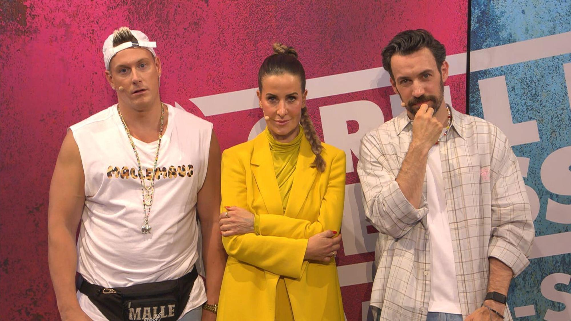 Gleich beim Impro-Gang trüben sich Mienen der Promis. Aus den Zutaten Rinderfilet, Staudensellerie und Chili zaubert Henssler das schmackhaftere Gericht und siegt 20:15. (Bild: RTL)