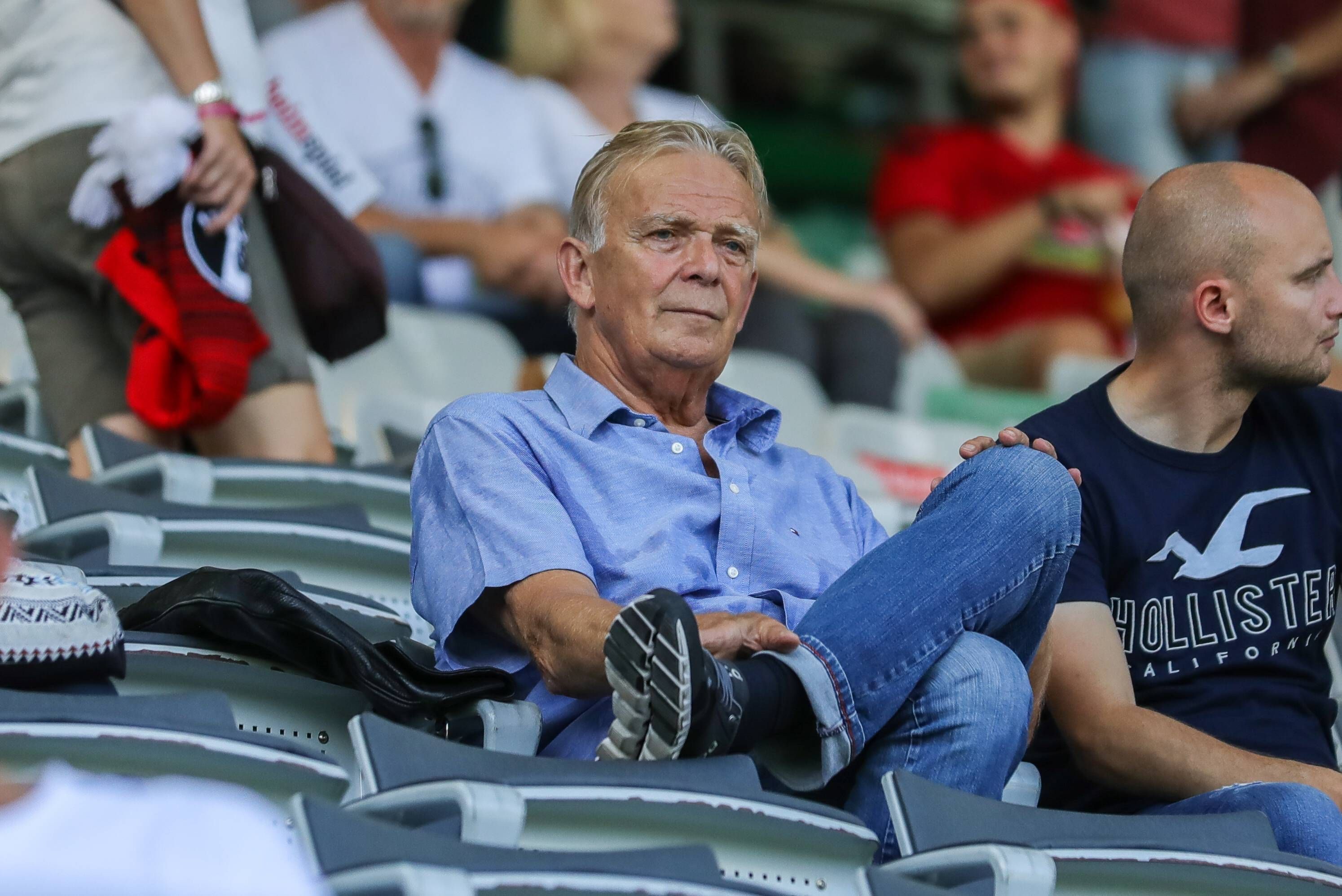Volker Finke auf der Tribüne.