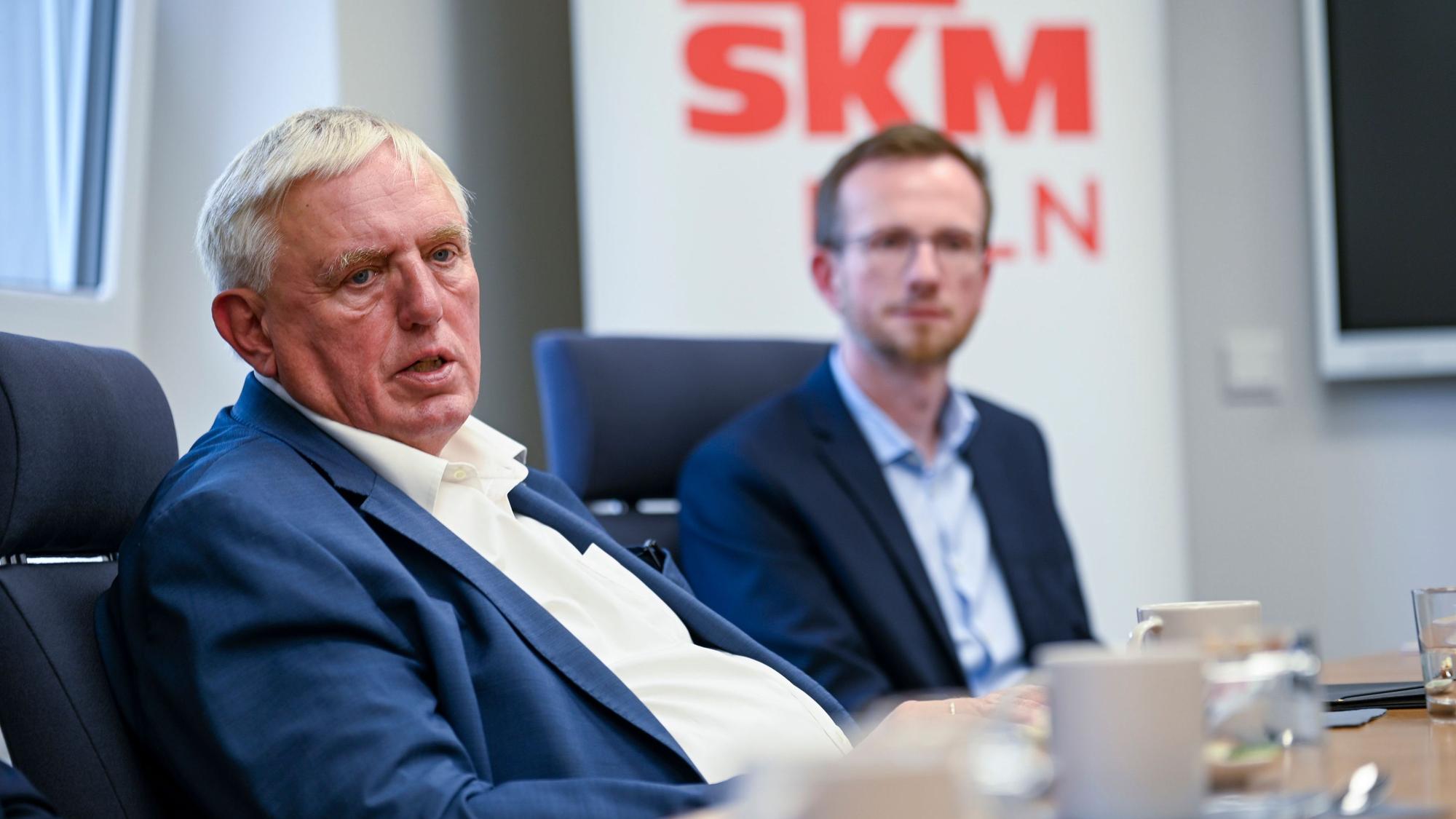 NRW-Gesundheitsminister Karl-Josef Laumann im „Haus der Sozialen Dienste Porz“ des Sozialdienstes Katholischer Männer