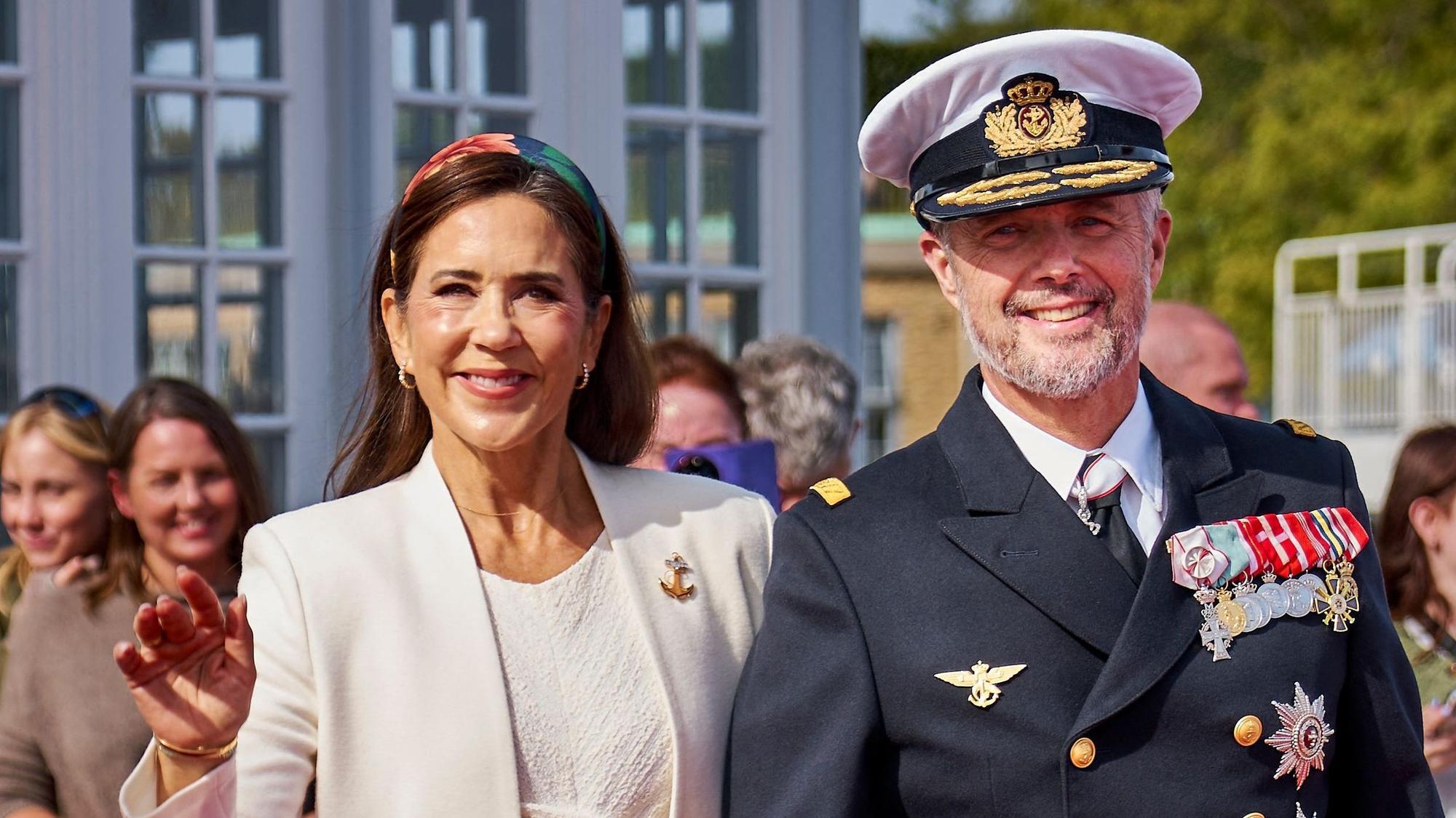 Königin Mary und König Frederik posieren.