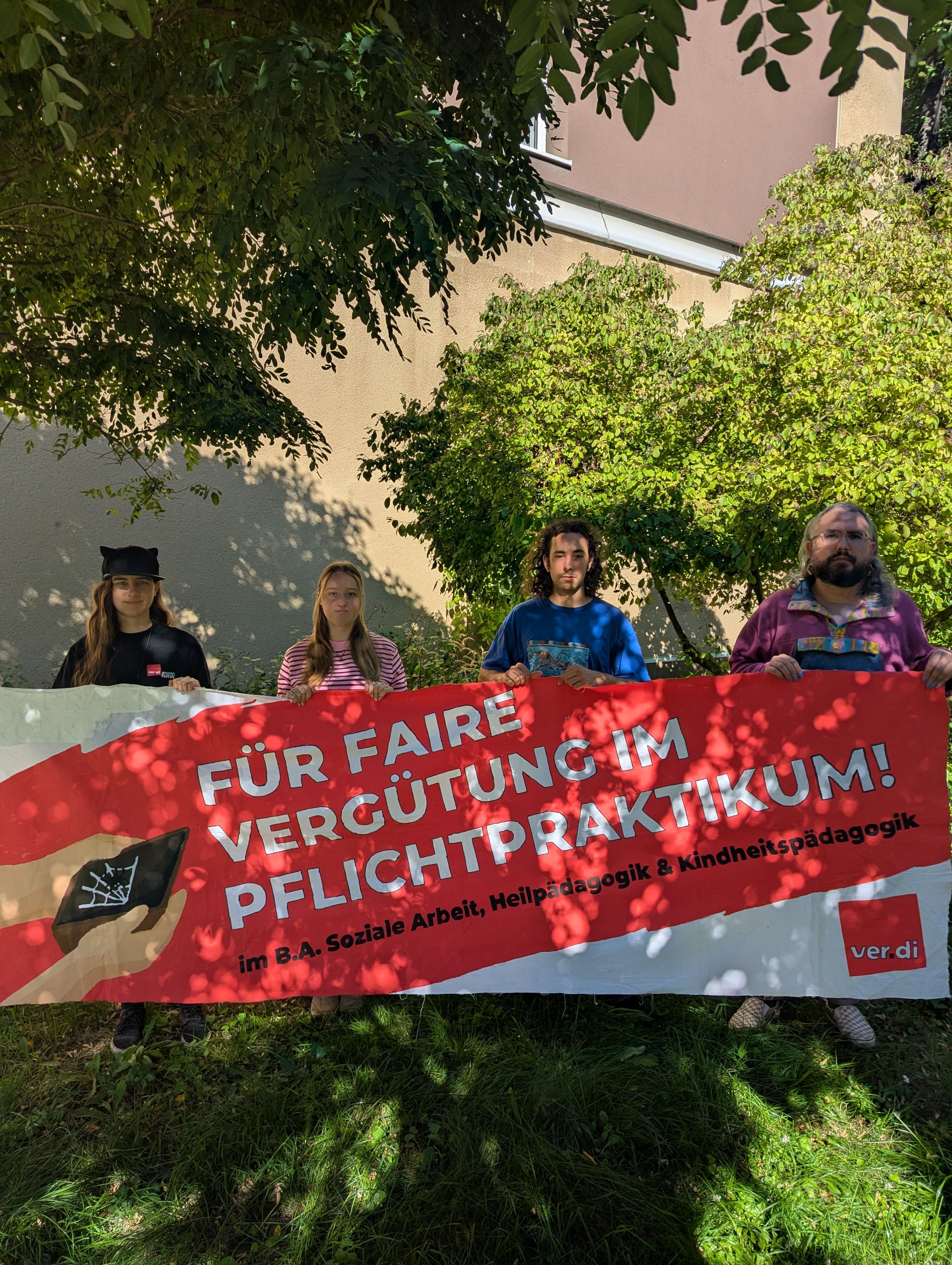 Studierende der sozialen Fächer beklagen, dass sie für Pflicht-Vollzeitpraktika während des Studiums keine Vergütung erhalten.