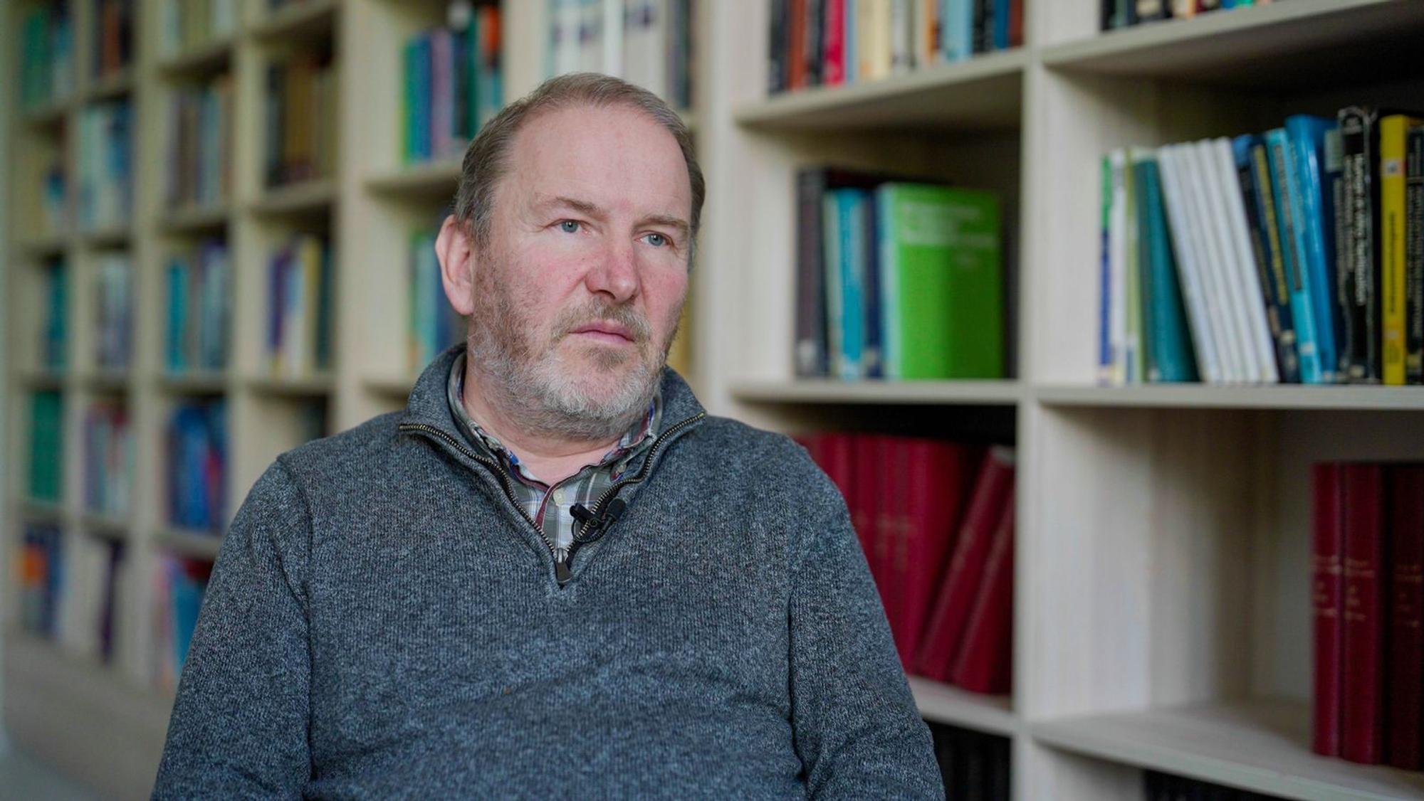 Professor Stefan Schlatt, Universität Münster, forscht an Affen und Mäusen zur männlichen Zeugungsfähigkeit. Als einziger Wissenschaftler war er bereit, vor der Kamera über seine Erfahrungen mit Tierversuchen zu sprechen. (Bild: ZDF/Manfred Karremann)