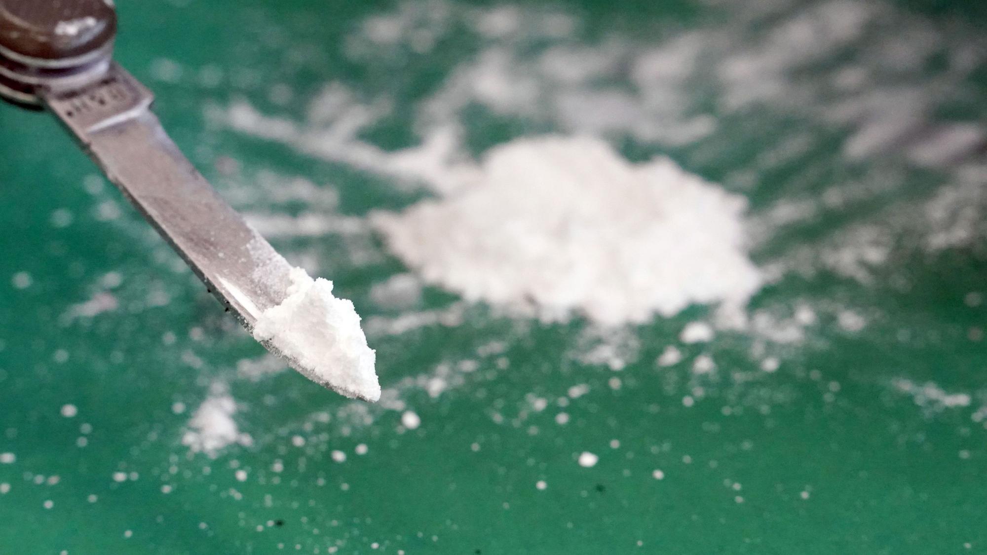 Die Kölner Polizei hat die Wohnungen mutmaßlicher Drogendealer in Vingst durchsucht - und dabei auch Kokain gefunden. (Symbolbild)