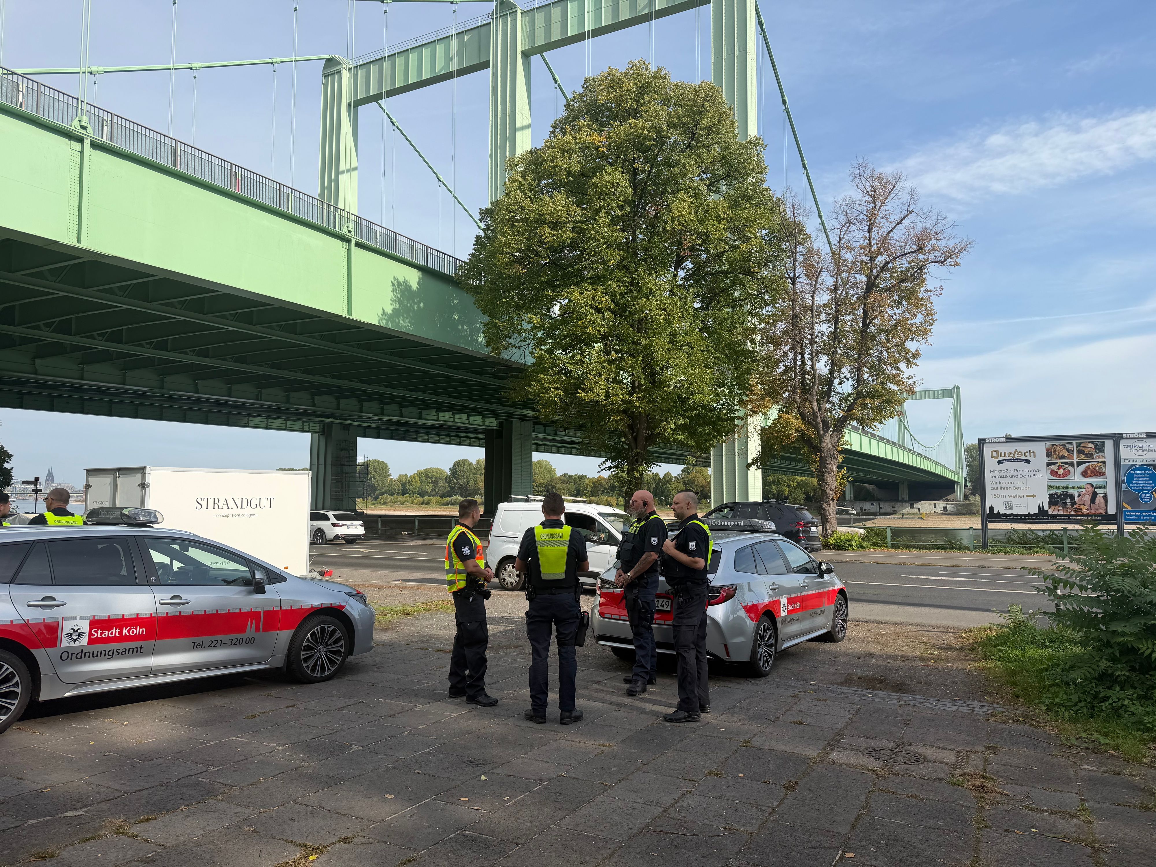 Die Evakuierung in Rodenkirchen koordinieren das Ordnungsamt der Stadt Köln und der Kampfmittelräumdienst.