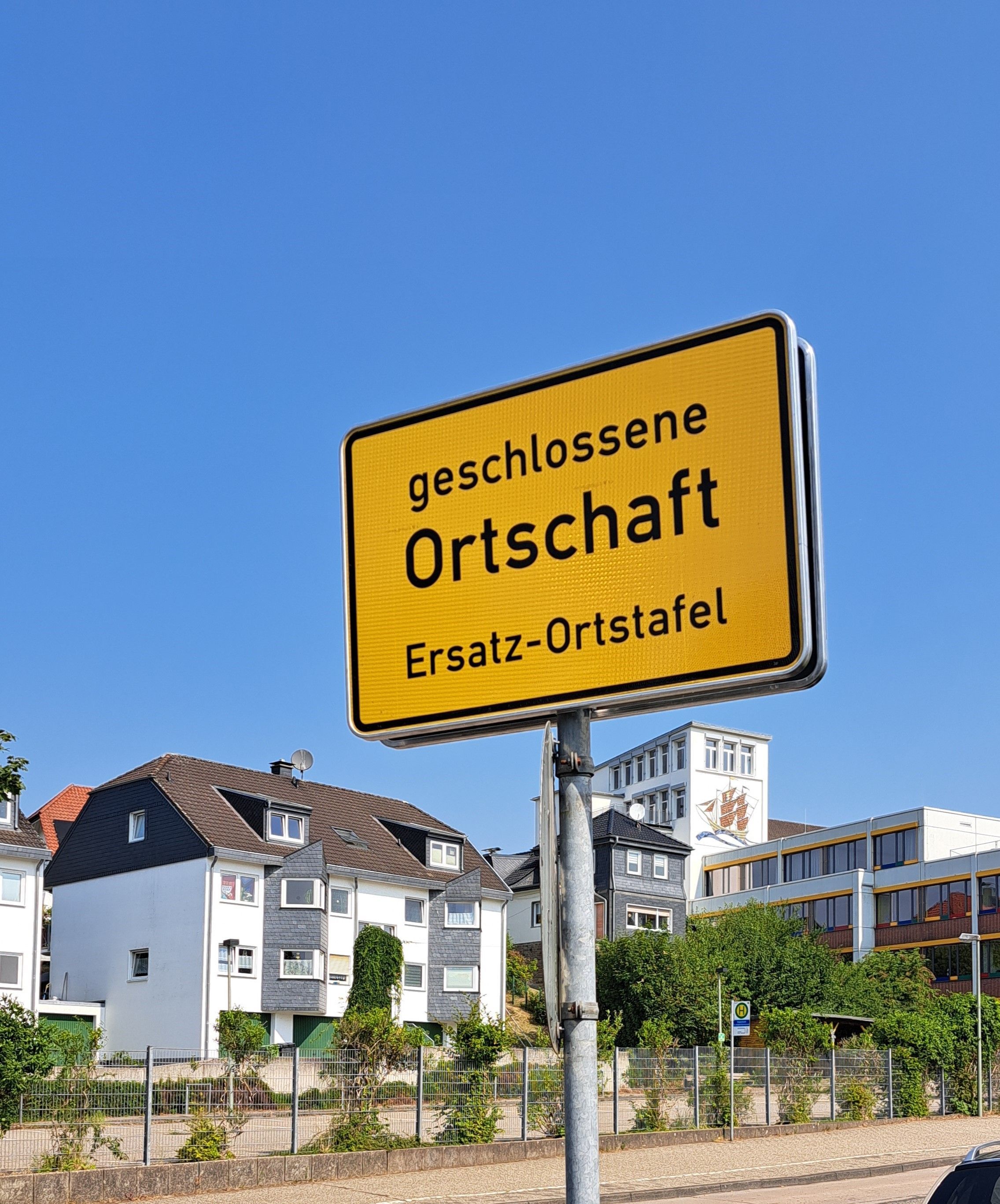Eine der vielen neuen Ortstafeln in Wipperfürth.