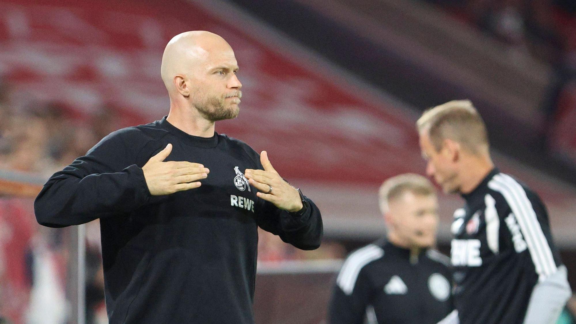 René Wagner geht mit einer breiten Brust ins Derby – der Trainer des 1. FC Köln muss sich derzeit nicht um seinen Job sorgen.