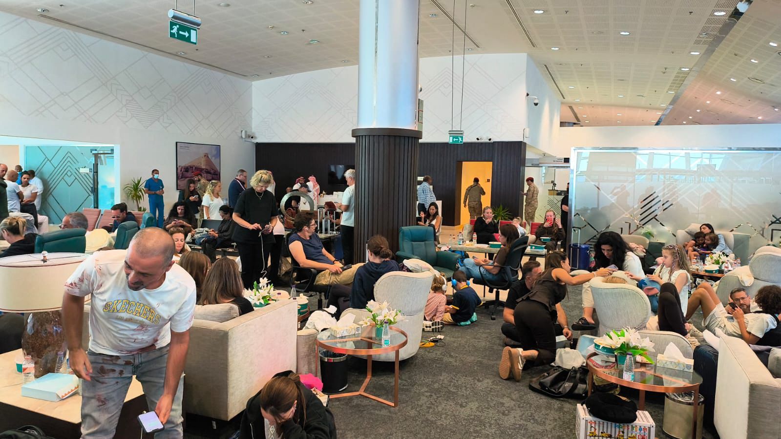 Passagiere der Flydubai-Maschine in Saudi-Arabien