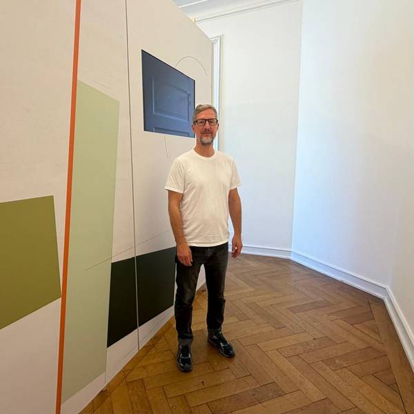 Über das Medium Film wurden die Dimensionen von Bewegung und Räumlichkeit in die malerische Struktur integriert.