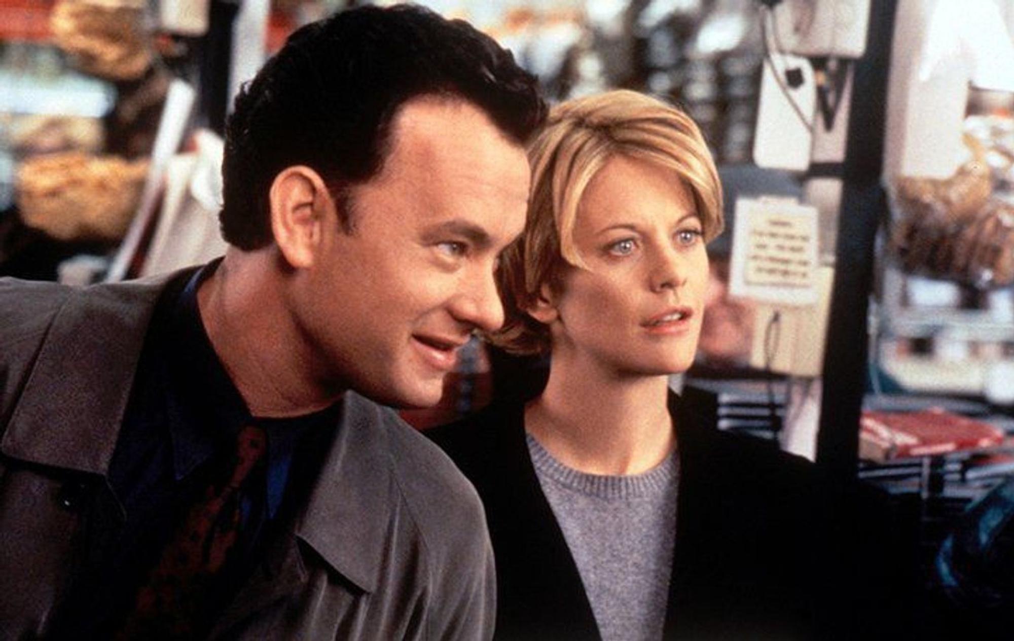Rein geschäftlich betrachtet sind sich die Buchhändlerin Kathleen Kelly (Meg Ryan) und der Buchgroßhändler Joe Fox (Tom Hanks) spinnefeind. (Bild: RTL/Warner Bros. Ent.)