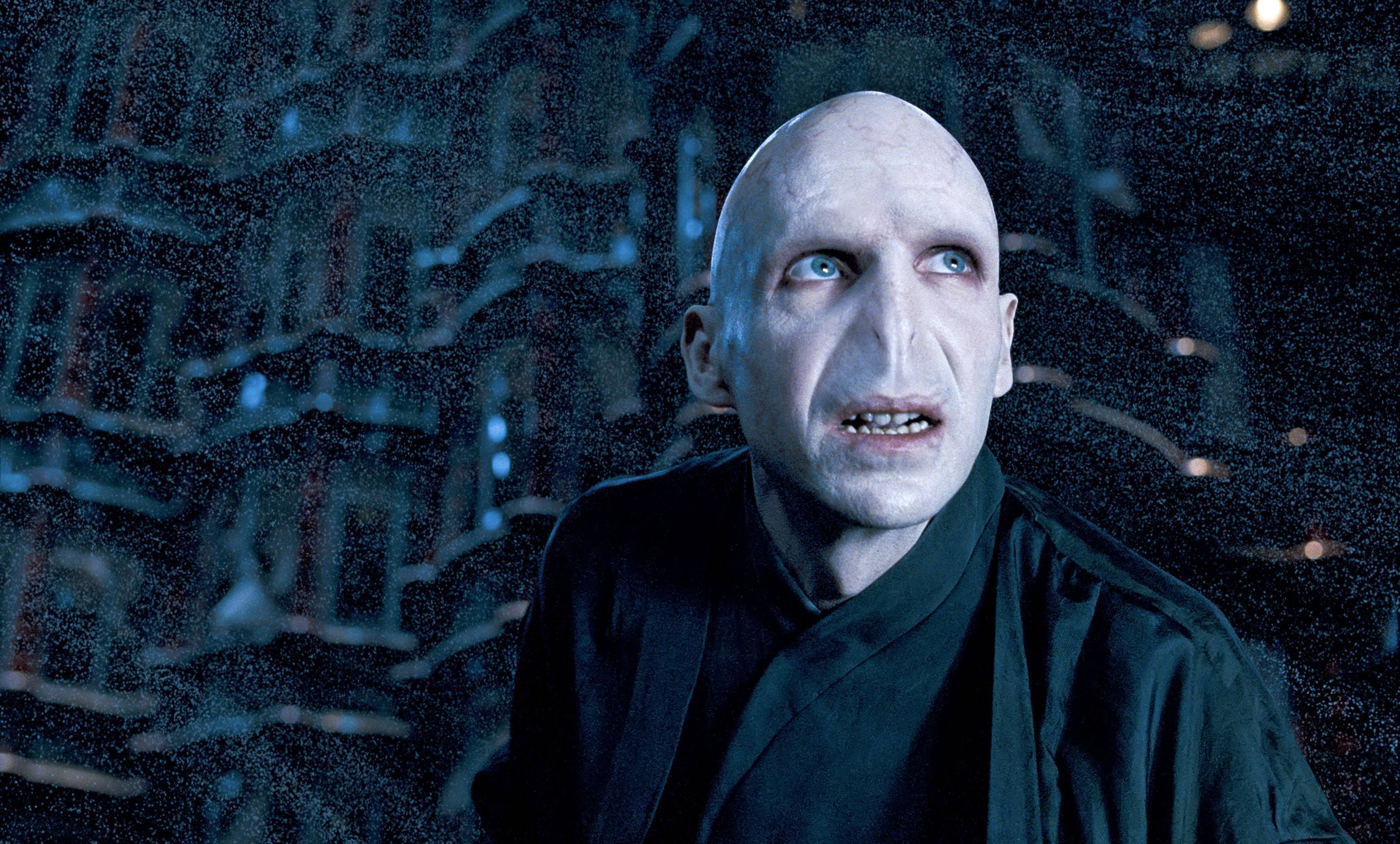 Schauspieler Ralph Fiennes als Lord Voldemort