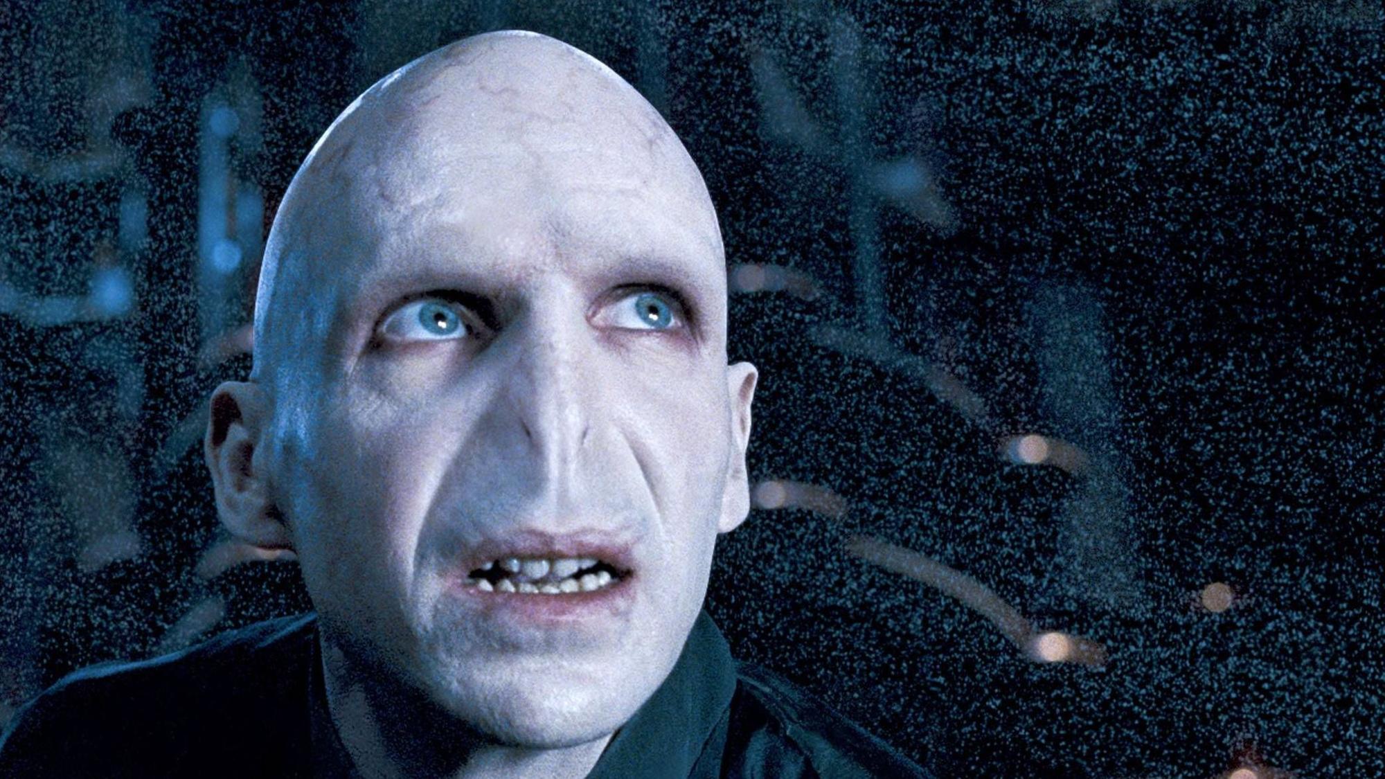 Schauspieler Ralph Fiennes als Lord Voldemort