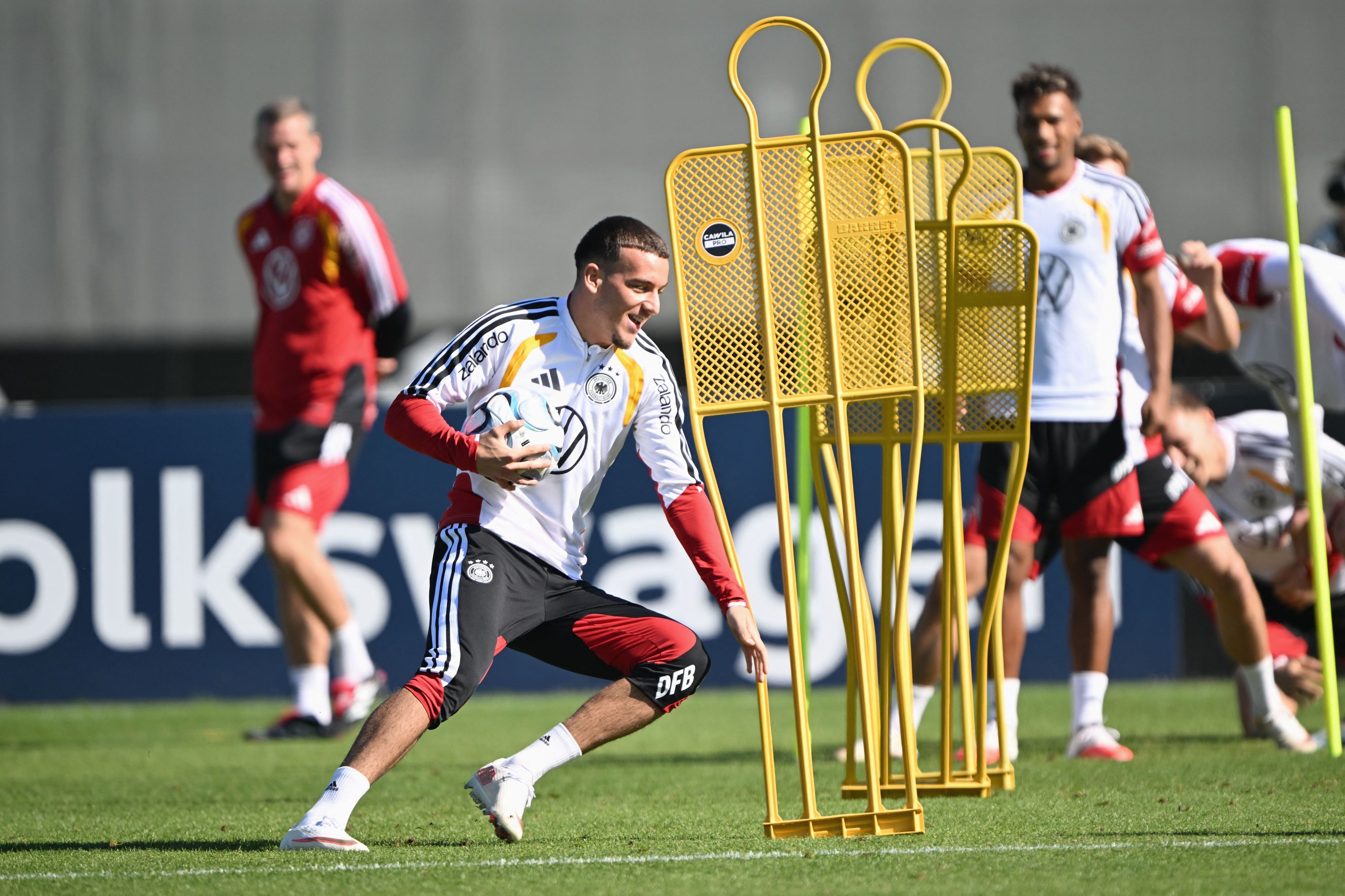 Said El Mala auf dem Trainingsplatz bei der deutschen Nationalmannschaft in Aktion.