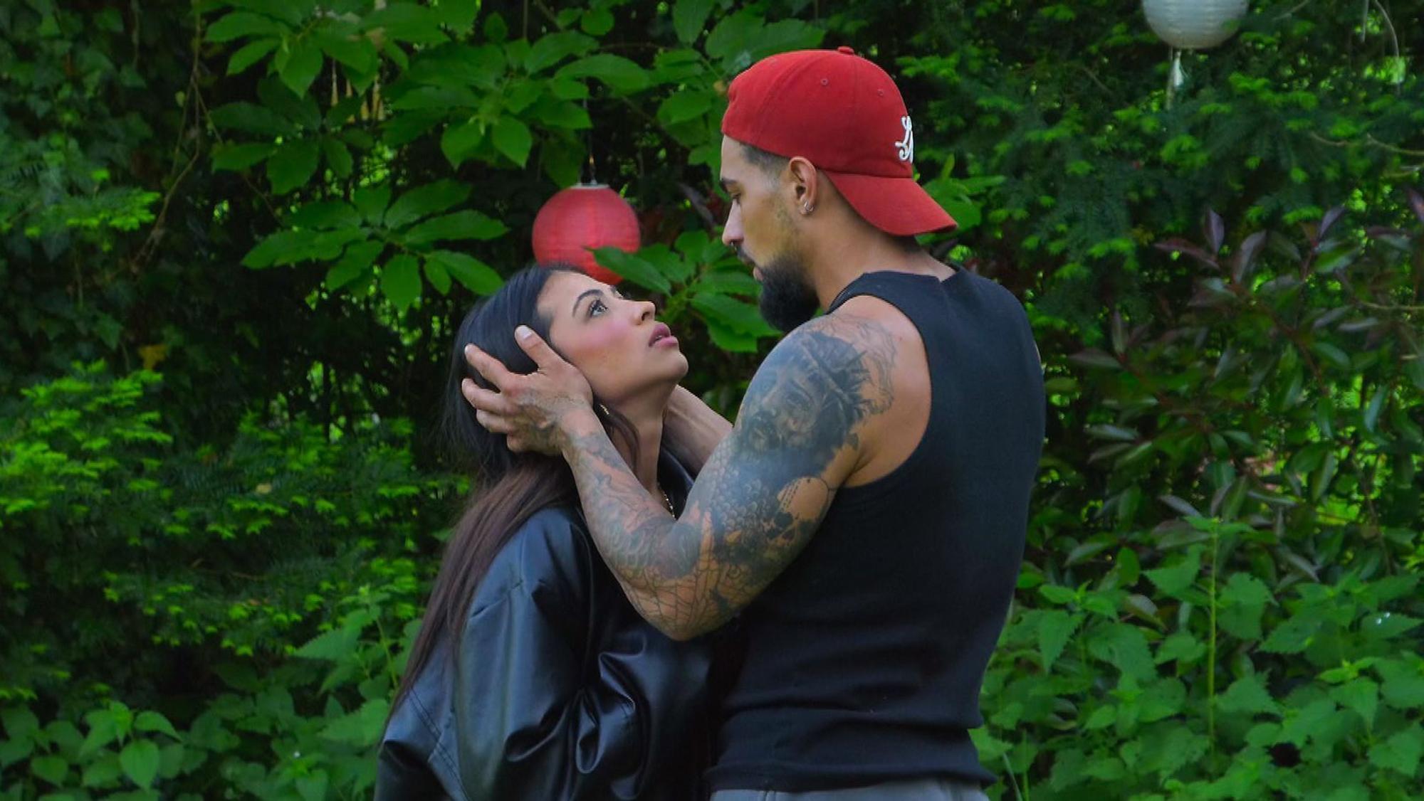 Zwischen Liebe und Hass: Hati (links) und Alex (Bild: RTL)