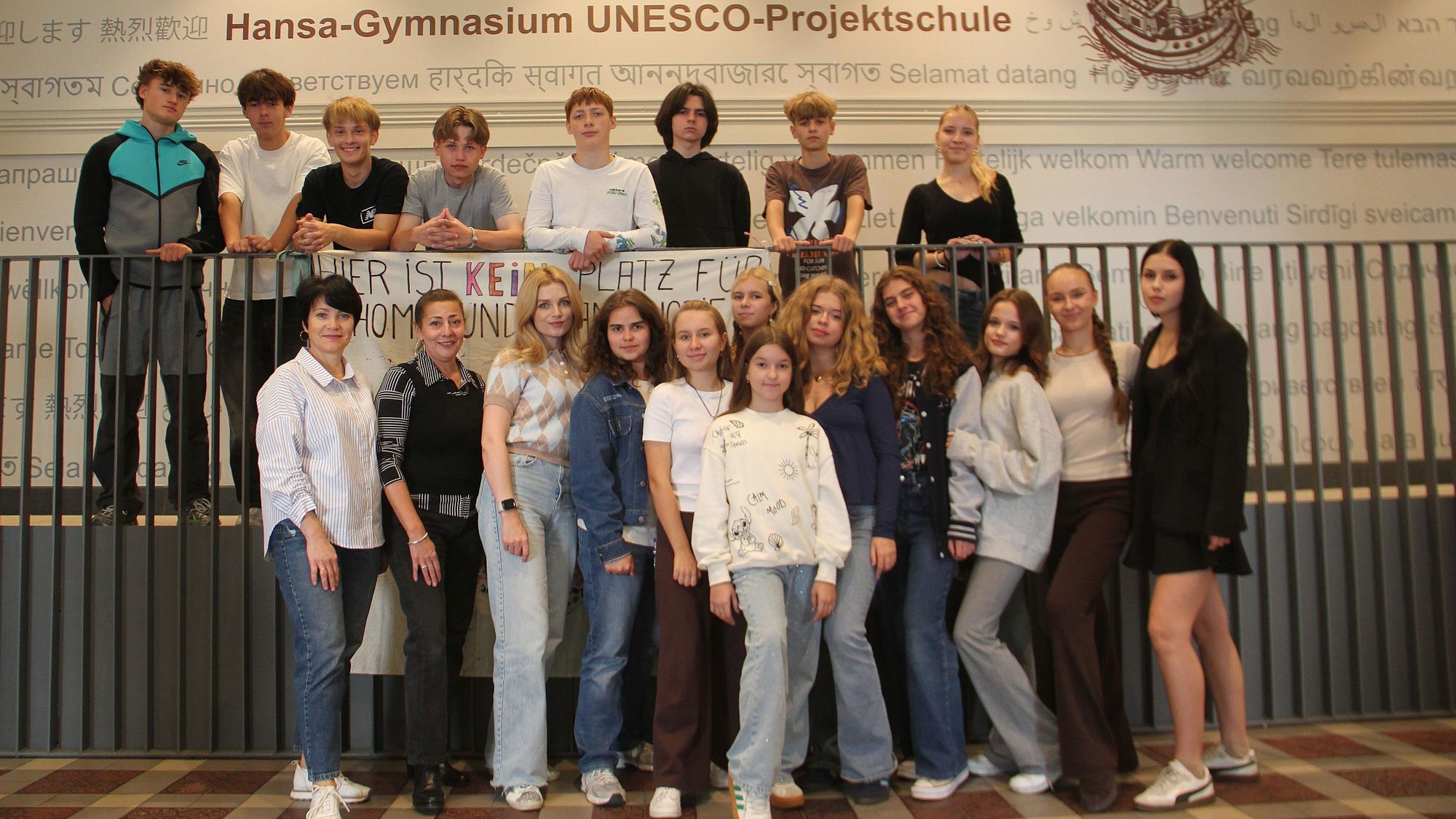 16 Jugendliche aus der Ukraine verbrachten auf Einladung des Hansa-Gymnasiums drei Wochen in Köln.