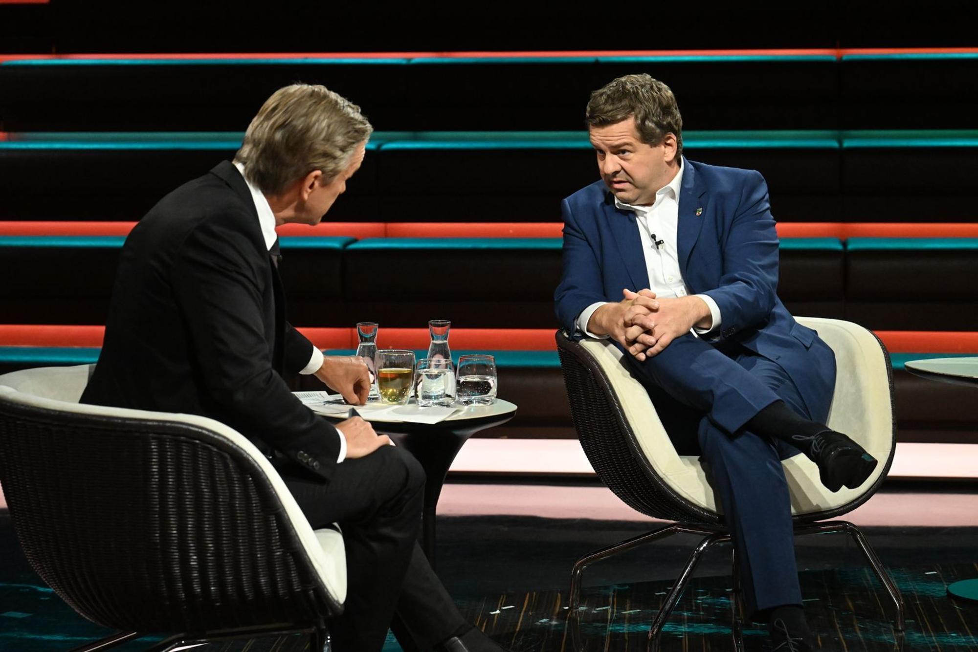 In der Diskussion mit Gastgeber Markus Lanz (links) kam CDU-Politiker Sven Schulze ganz schön ins Rudern. (Bild: ZDF / Markus Hertrich)