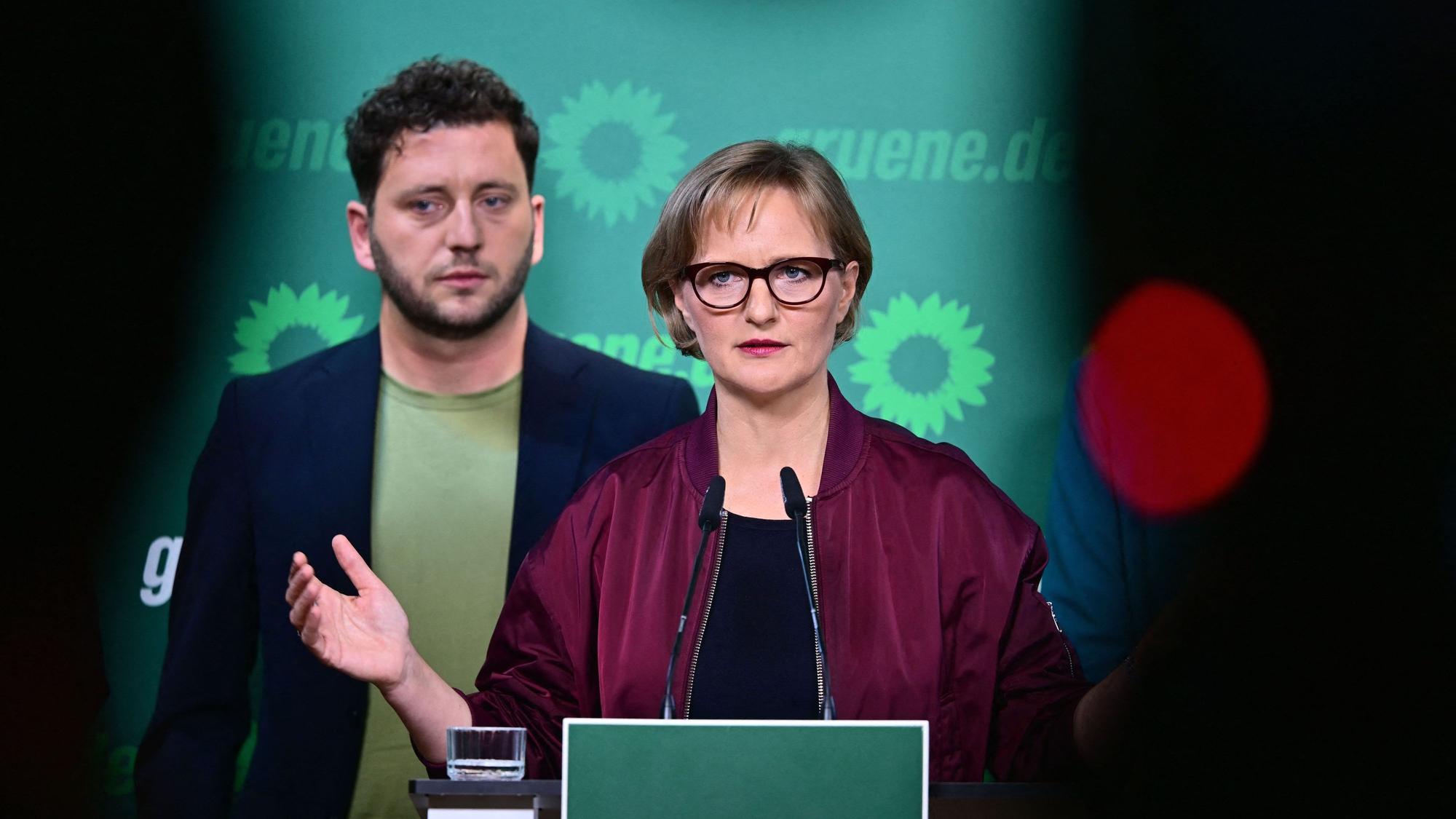Schwarz-Rot-Gold nicht den Rechten überlassen: Grünen-Chefin Franziska Brantner, hier mit dem Co-Vorsitzenden Felix Banaszak.