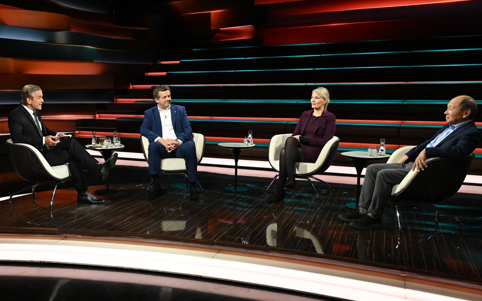 Bei „Markus Lanz“ kam am Donnerstagabend die Frage die Frage auf, wie nach dem AfD-Wahlsieg eine Mehrheitsbildung bei Beschlüssen im Landtag von Sachsen-Anhalt aussehen könnte. (Bild: ZDF / Markus Hertrich)