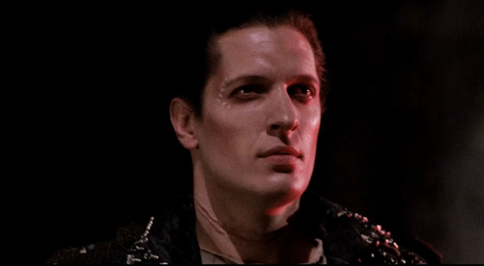 Einen so finsteren Blick muss Dave Bautista erst einmal hinkriegen: In „Highlander - Es kann nur einen geben“ wurde   der Oberschurke Kurgan von Clancy Brown gespielt.  (Bild: Studiocanal)