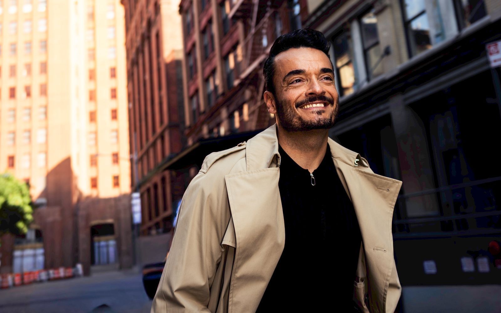 Giovanni Zarrella hat für sein neues Album „größer gedacht als je zuvor“: „My Italian Songbook“ kommt im März 2027 auf den Markt. (Bild: Warner Music Germany/Raw Souls)
