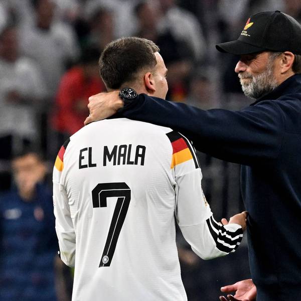 Said El Mala und Jürgen Klopp unterhalten sich nach dem Spiel.
