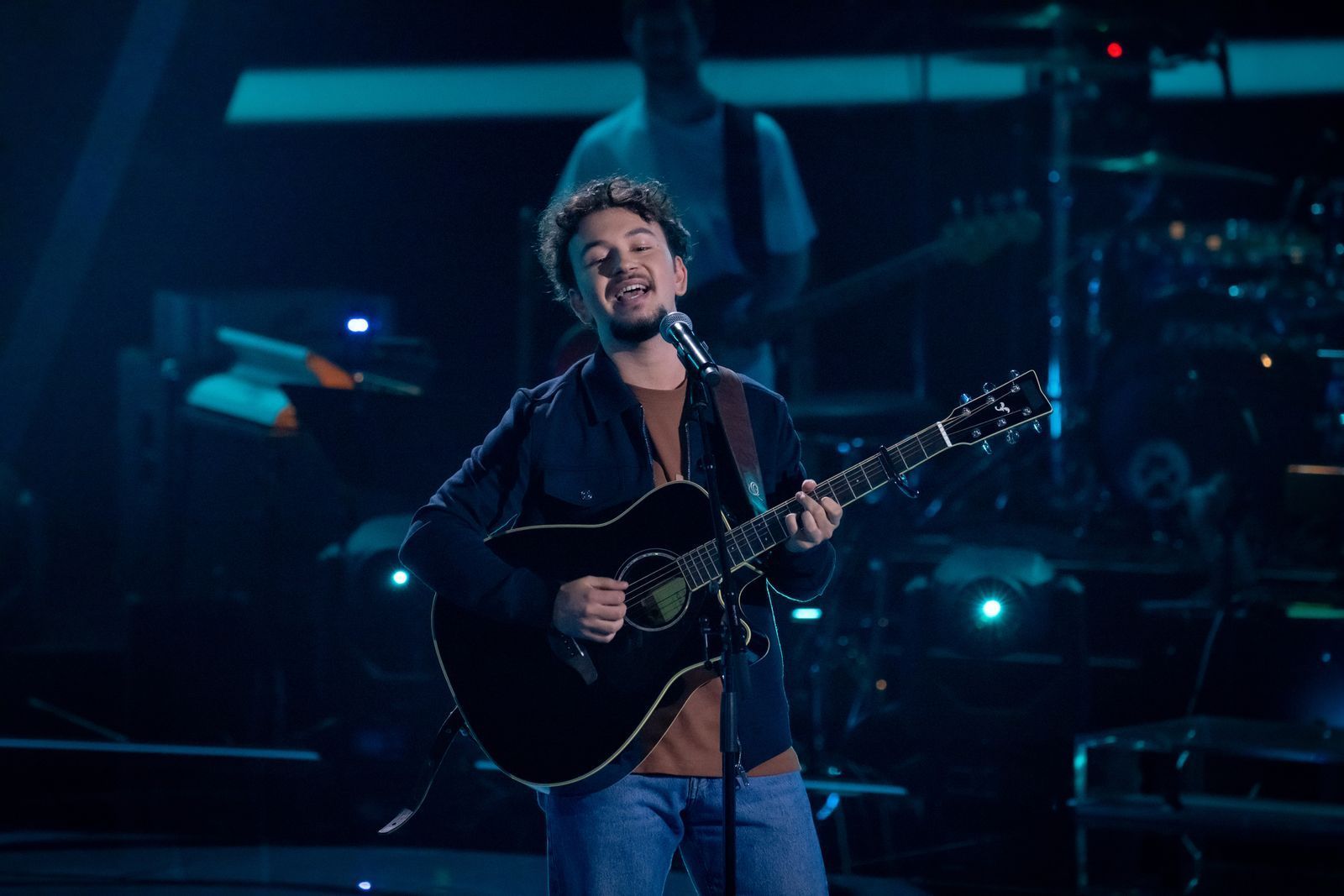 Mit seiner Interpretation von „Human Nature“ begeisterte Bjorn Shabanaga alle Coaches bei „The Voice of Germany“. (Bild: Joyn / Claudius Pflug)