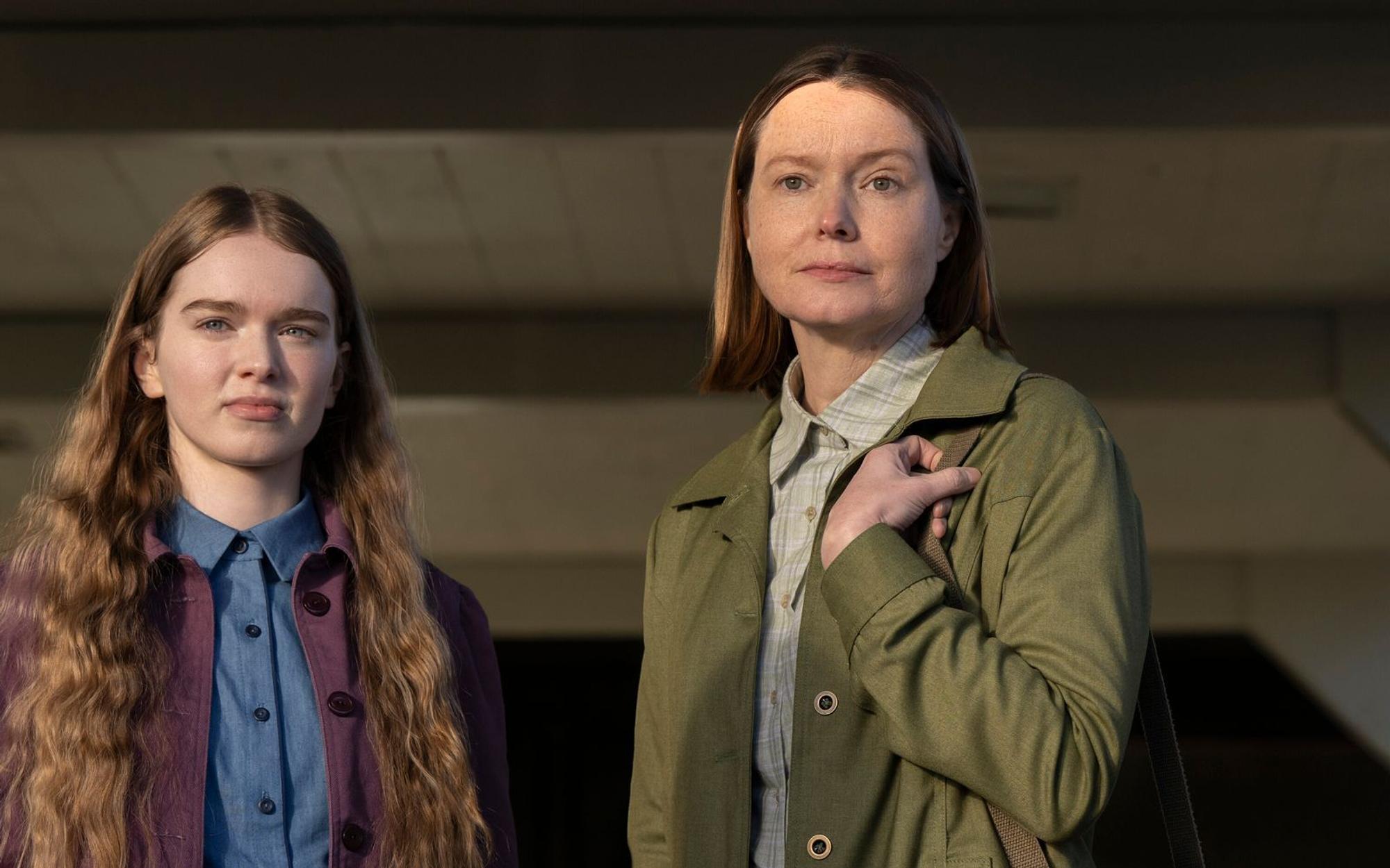 Carrie (Summer H. Howell, links) und ihre religiös fundamentalistische Mutter Margaret (Samantha Sloyan) mussten schon einiges durchmachen. (Bild: Robert Falconer/Prime/Amazon Content Services LLC)