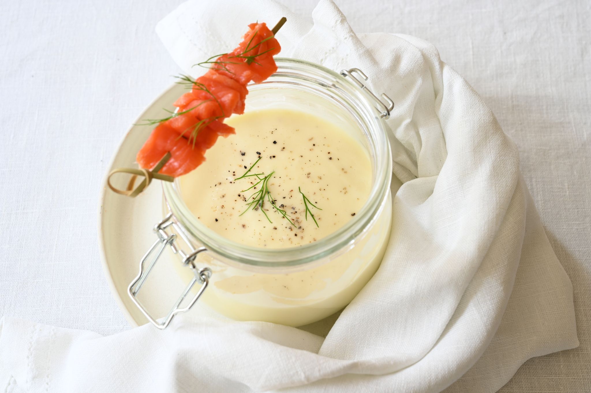 Selleriesuppe mit Wildlachs und Dill