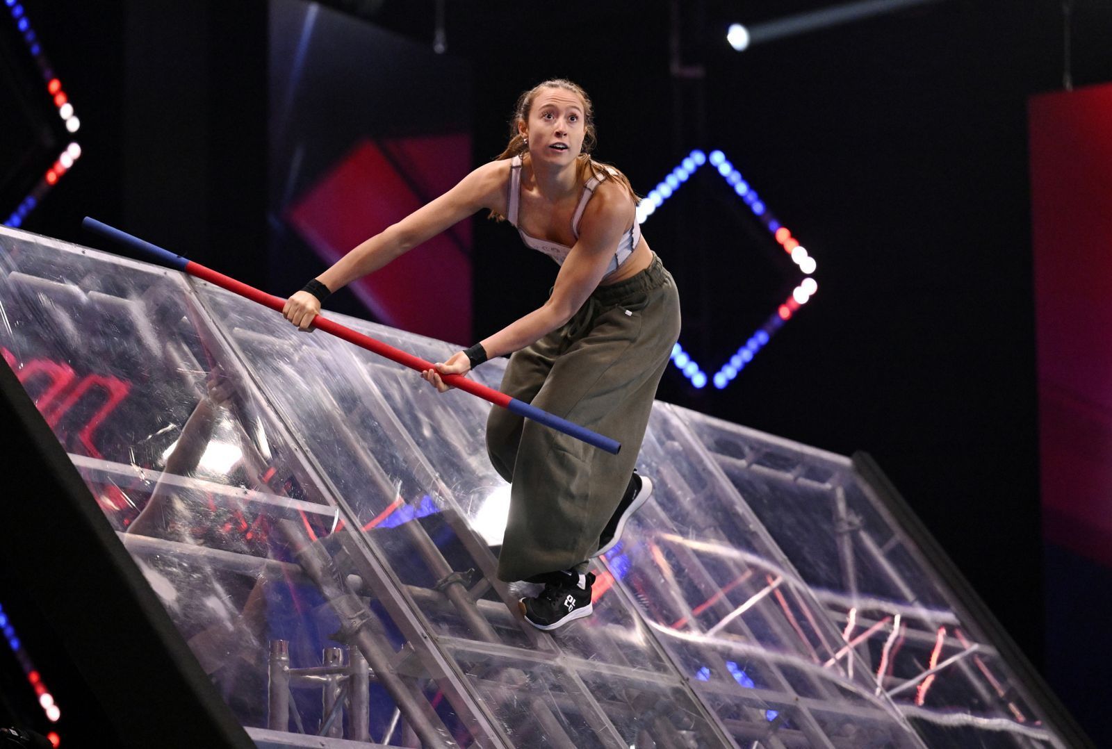 Das stärkste Powergirl: Alina Tomann schaffte es fast bis zum Buzzer und war dann im Speed-Duell schneller als Konkurrentin Henriette Becker. (Bild: RTL/Markus Hertrich)