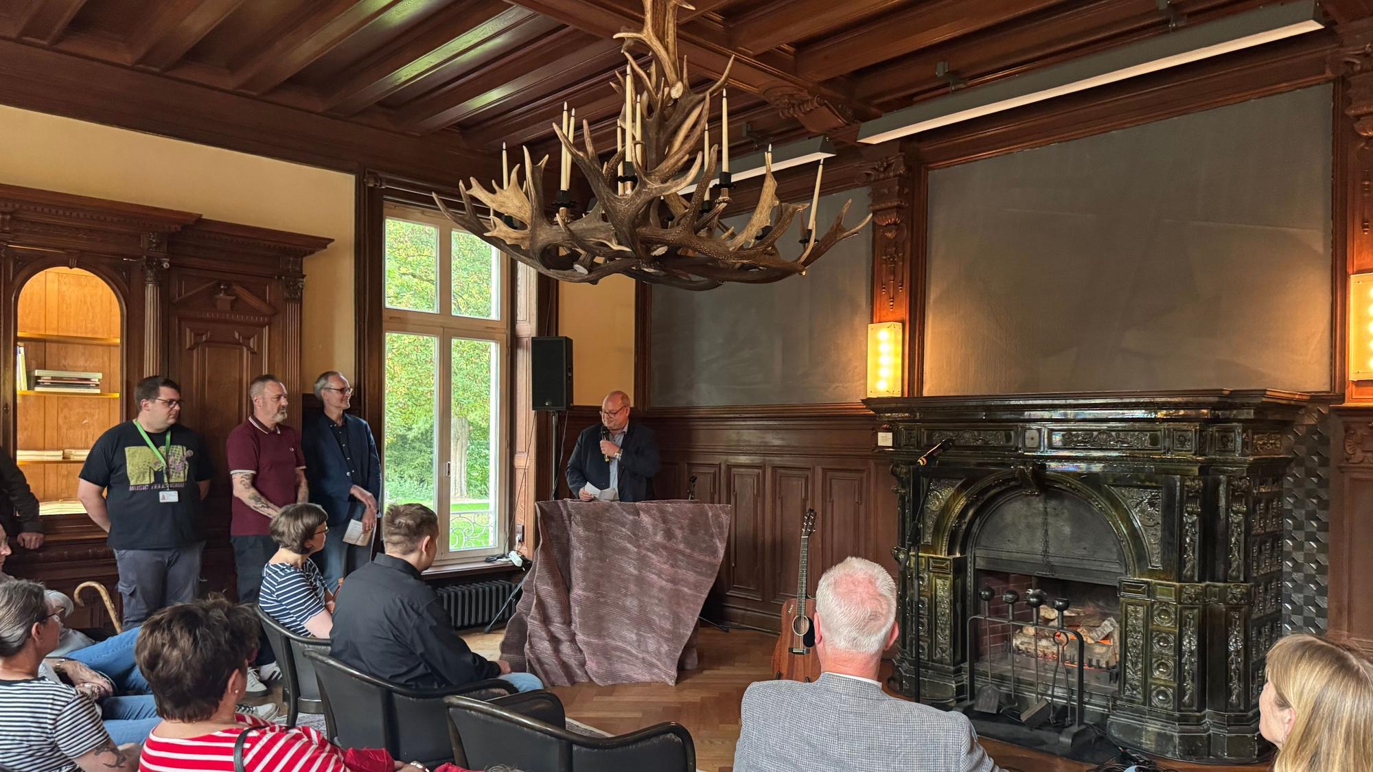 Die Eröffnung der Kunstnacht im Jagdzimmer von Schloss Morsbroich