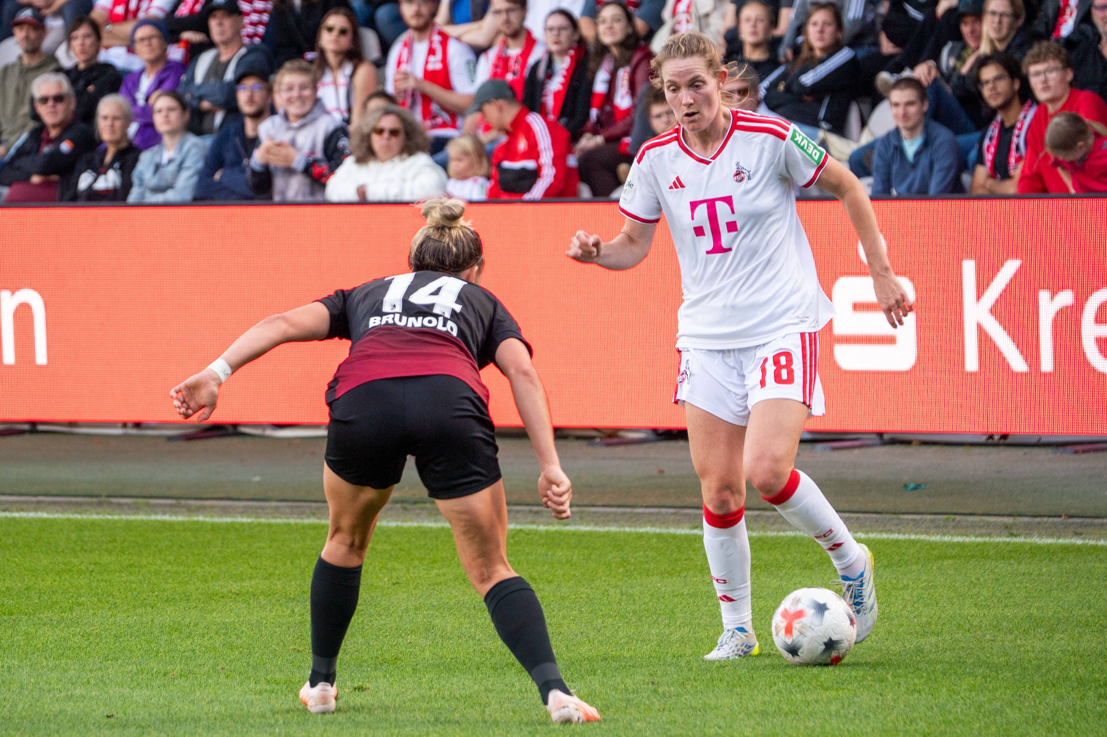 Deutschland: Google Pixel Frauen-Bundesliga 2026/2027, 6.Spieltag, 1.FC Köln vs SC Freiburg, Samstag, 03.10.2026, Franz-Kremer-Stadion Köln-Westfalen: Taylor Ziemer 1.FC Köln,18 Zweikampf, Spielszene, Duell, duel, tackle, tackling, Dynamik, Action, Aktion gegen Carina Brunold SC Freiburg, 14 Köln Franz-Kremer-Stadion, Köln Deutschland *** Germany Google Pixel Women s Bundesliga 20262027, Matchday 6, 1. FC Köln vs. SC Freiburg, Saturday, October 3, 2026, Franz Kremer Stadium, Cologne, Westphalia Taylor Ziemer, 1 FC Köln, 18 tackle, match action, duel, dynamic, action against Carina Brunold, SC Freiburg, 14 Cologne, Franz Kremer Stadium, Cologne, Germany Copyright: xOrhanxHabashx