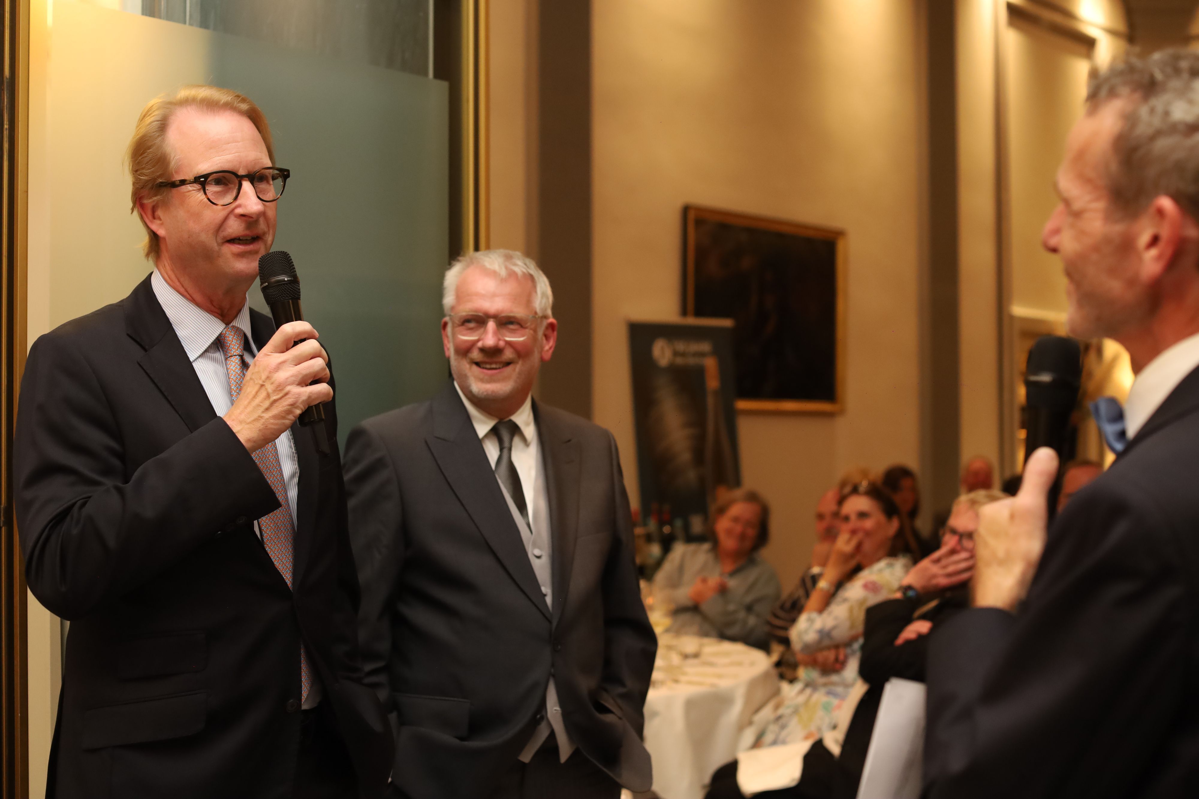 Kanzlerenkel Patrick Adenauer (l.) und Weinhistoriker Daniel Deckers