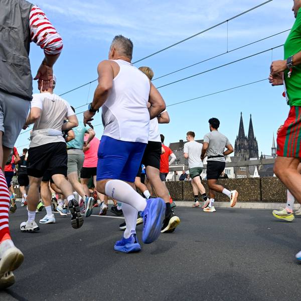 04.10.2026, Köln: Am 28. Generali Köln Marathon nehmen 41.000 Läuferinnen und Läufer teil. Foto: Uwe Weiser