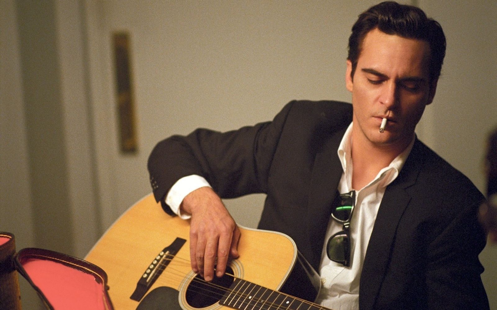 Johnny Cash war bis zu seinem Tod 2003 eine prägende Figur in der Musikwelt, aber schon das, was der Sänger bis in die späten 60er erlebte, ist genug Stoff für einen großen Film. Den Beweis erbrachte Regisseur James Mangold 2005 mit „Walk the Line“.  (Bild: 2005 Twentieth Century Fox)